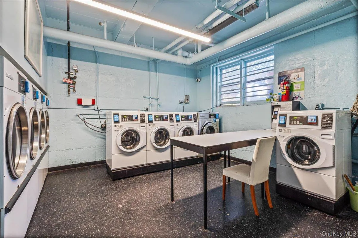 3425 150th Pl, New York, NY, 2 Bedrooms Bedrooms, 5 Rooms Rooms,2 BathroomsBathrooms,Residential,For Rent,150th Pl,0,1037175 3425 150th Pl, New York, NY, 2 Bedrooms Bedrooms, 5 Rooms Rooms,2 BathroomsBathrooms,Residential,For Rent,150th Pl,0,1037175