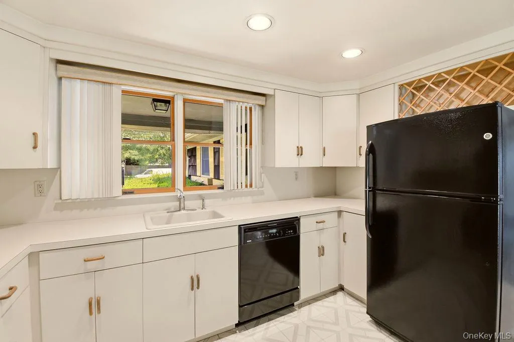 6 Budenos Drive, Islip, NY, 3 Bedrooms Bedrooms, 10 Rooms Rooms,1 BathroomBathrooms,Residential,For Rent,Budenos,0,1037177 6 Budenos Drive, Islip, NY, 3 Bedrooms Bedrooms, 10 Rooms Rooms,1 BathroomBathrooms,Residential,For Rent,Budenos,0,1037177