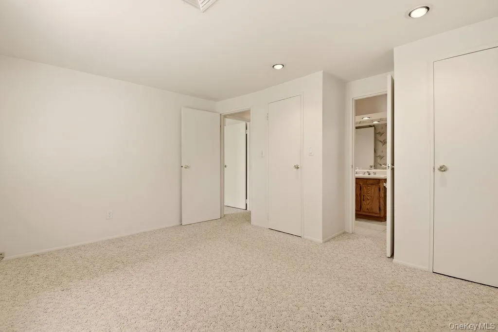 6 Budenos Drive, Islip, NY, 3 Bedrooms Bedrooms, 10 Rooms Rooms,1 BathroomBathrooms,Residential,For Rent,Budenos,0,1037177 6 Budenos Drive, Islip, NY, 3 Bedrooms Bedrooms, 10 Rooms Rooms,1 BathroomBathrooms,Residential,For Rent,Budenos,0,1037177