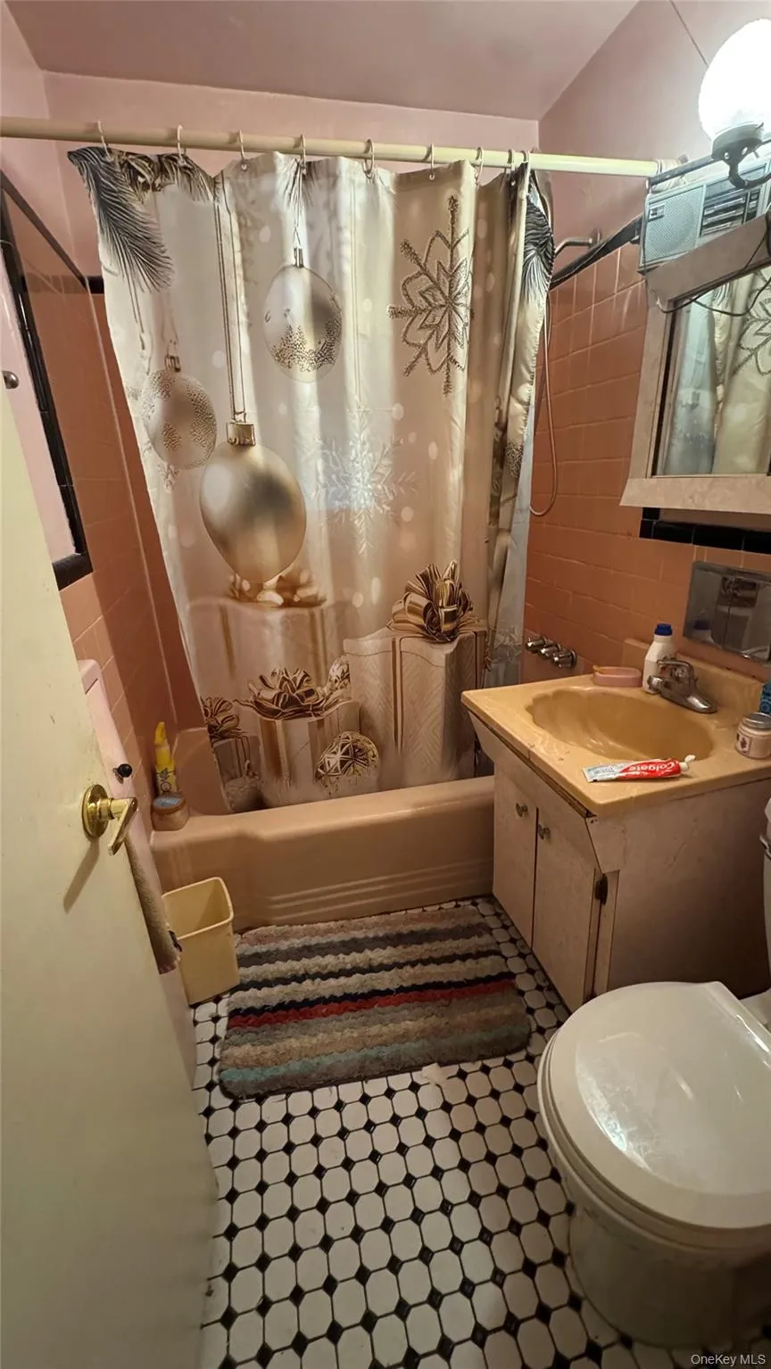 12161 238 Street Street, New York, NY, 3 Bedrooms Bedrooms, 8 Rooms Rooms,2 BathroomsBathrooms,Residential,For Rent,238 Street,0,1037191 12161 238 Street Street, New York, NY, 3 Bedrooms Bedrooms, 8 Rooms Rooms,2 BathroomsBathrooms,Residential,For Rent,238 Street,0,1037191