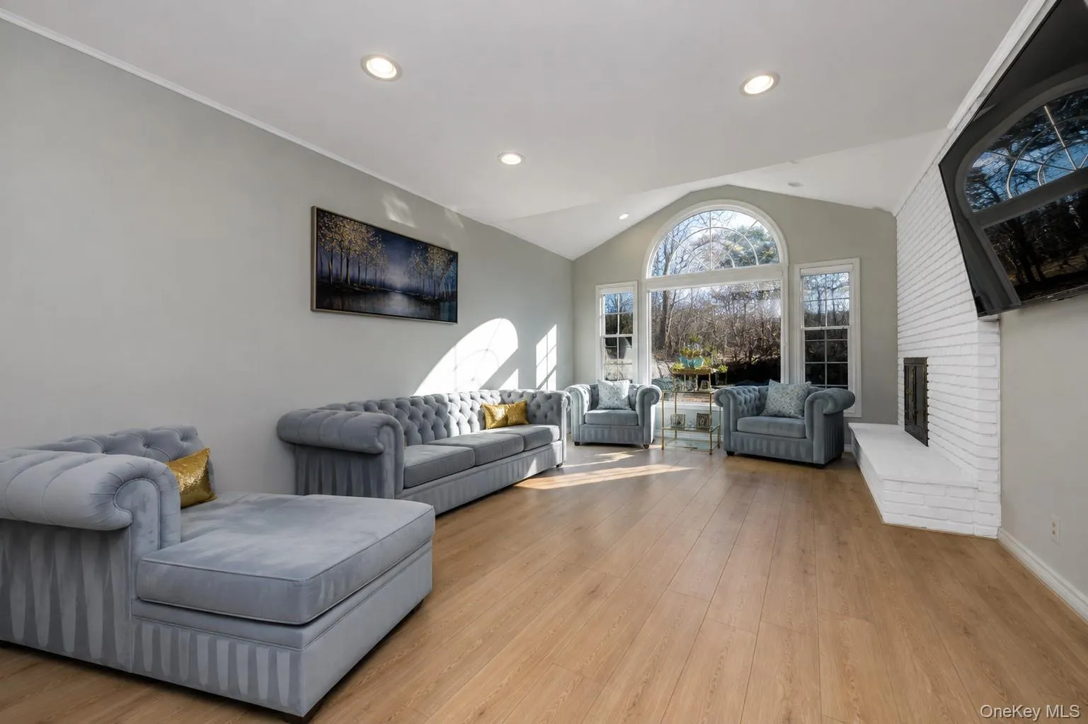 200 Hummingbird Drive, North Hempstead, NY, 4 Bedrooms Bedrooms, 4 Rooms Rooms,3 BathroomsBathrooms,Residential Lease,For Rent,Hummingbird,0,1037193 200 Hummingbird Drive, North Hempstead, NY, 4 Bedrooms Bedrooms, 4 Rooms Rooms,3 BathroomsBathrooms,Residential Lease,For Rent,Hummingbird,0,1037193