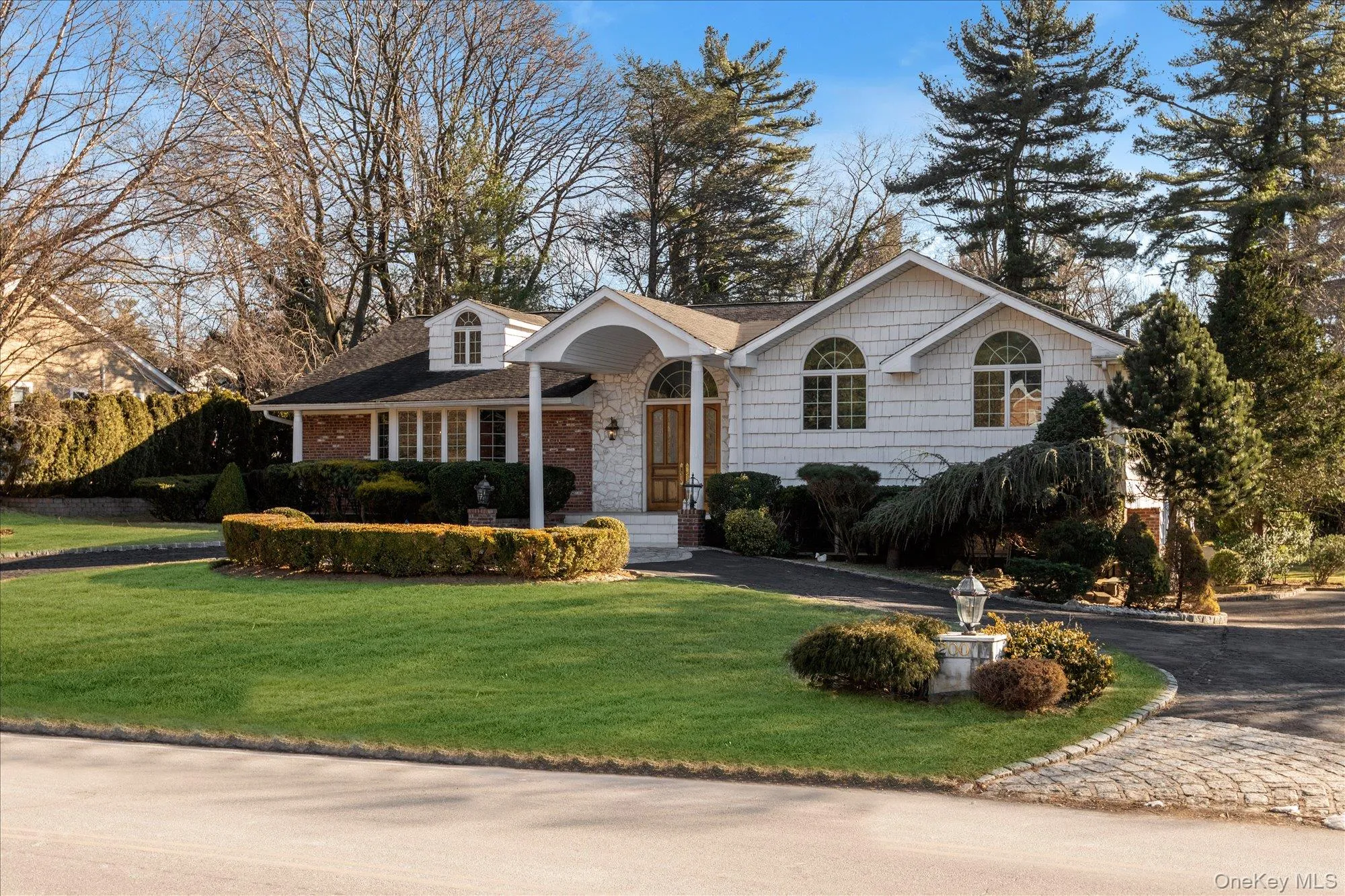 200 Hummingbird Drive, North Hempstead, NY, 4 Bedrooms Bedrooms, 4 Rooms Rooms,3 BathroomsBathrooms,Residential Lease,For Rent,Hummingbird,0,1037193 200 Hummingbird Drive, North Hempstead, NY, 4 Bedrooms Bedrooms, 4 Rooms Rooms,3 BathroomsBathrooms,Residential Lease,For Rent,Hummingbird,0,1037193