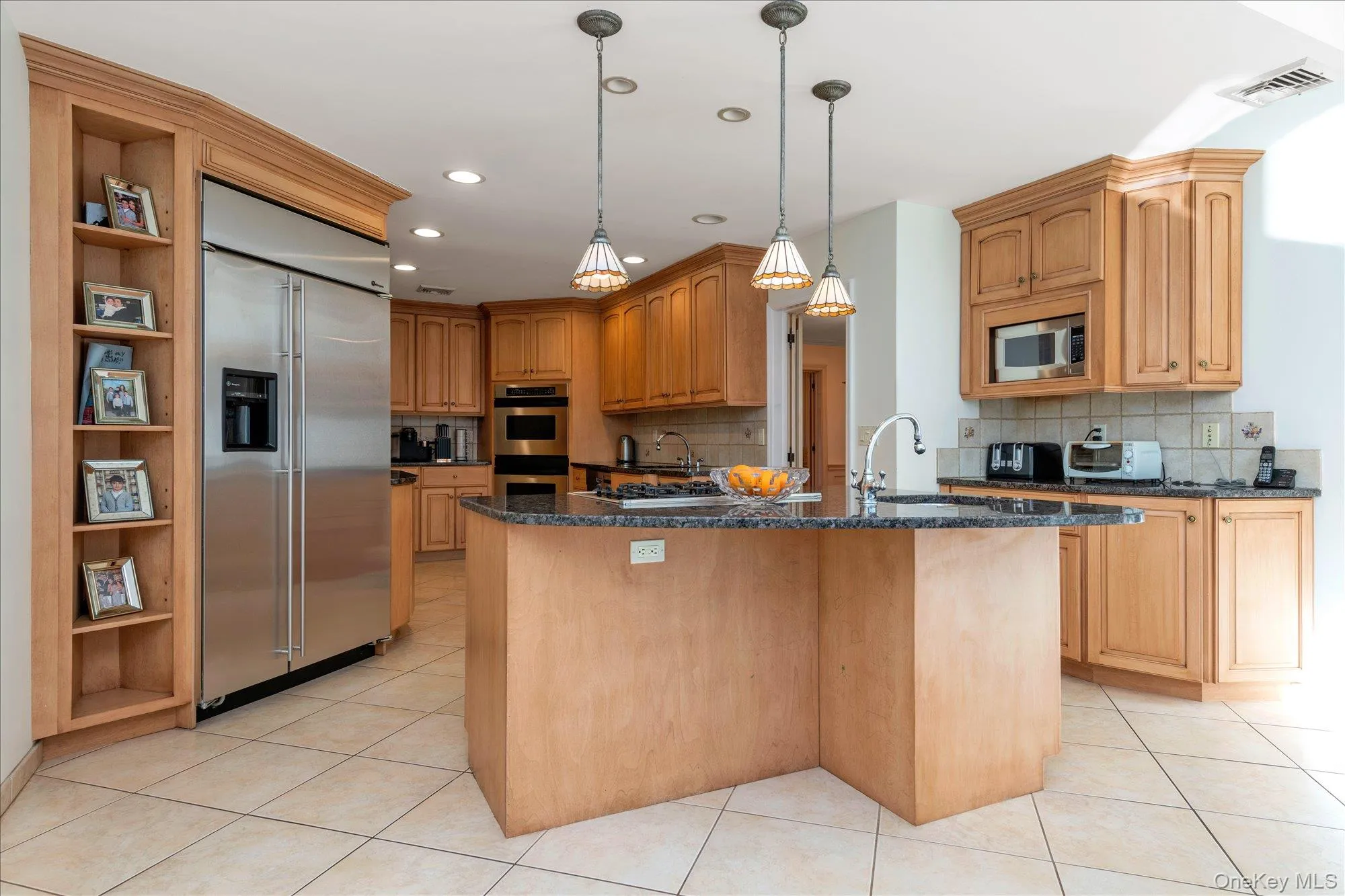 200 Hummingbird Drive, North Hempstead, NY, 4 Bedrooms Bedrooms, 4 Rooms Rooms,3 BathroomsBathrooms,Residential Lease,For Rent,Hummingbird,0,1037193 200 Hummingbird Drive, North Hempstead, NY, 4 Bedrooms Bedrooms, 4 Rooms Rooms,3 BathroomsBathrooms,Residential Lease,For Rent,Hummingbird,0,1037193