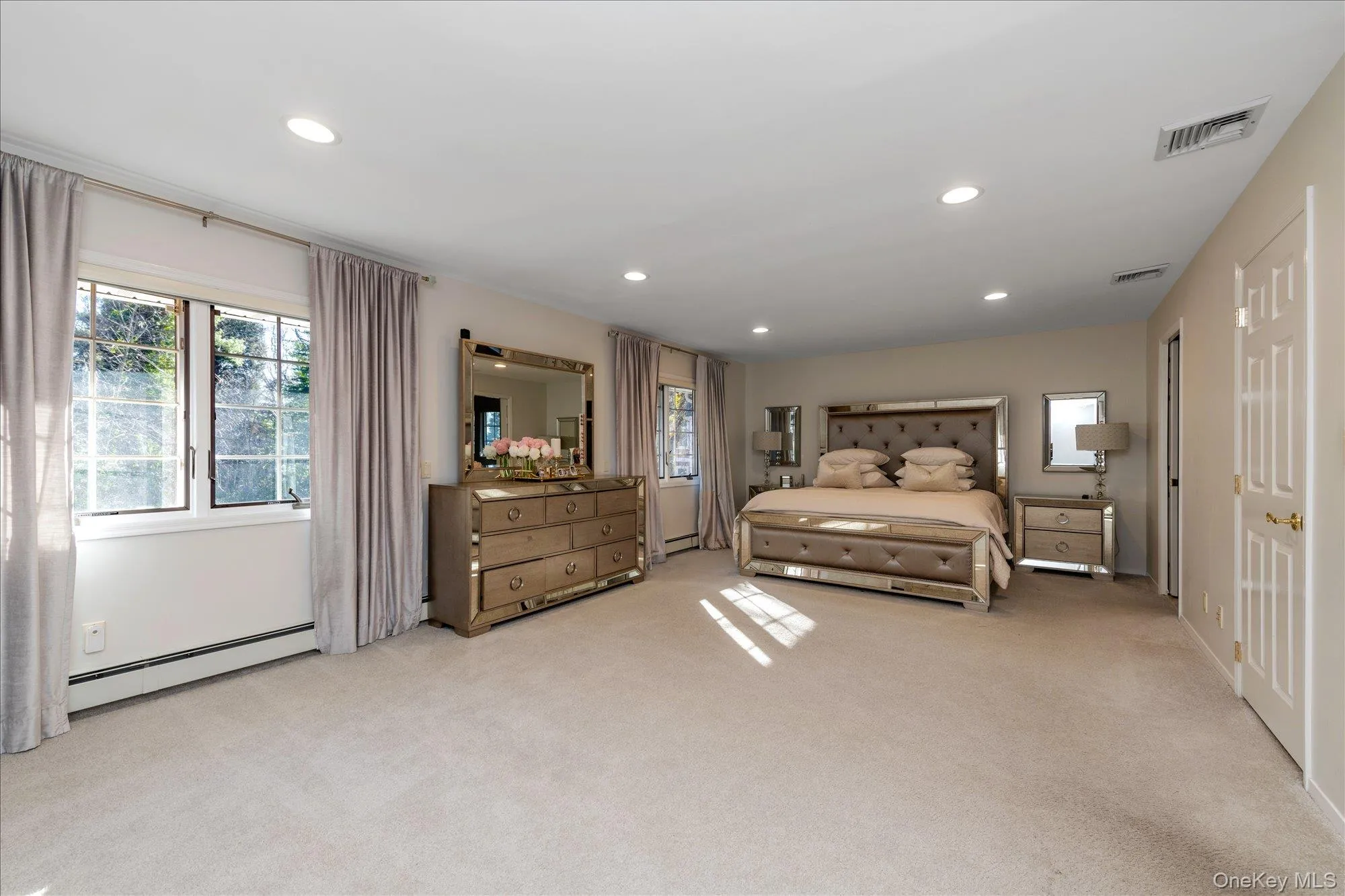 200 Hummingbird Drive, North Hempstead, NY, 4 Bedrooms Bedrooms, 4 Rooms Rooms,3 BathroomsBathrooms,Residential Lease,For Rent,Hummingbird,0,1037193 200 Hummingbird Drive, North Hempstead, NY, 4 Bedrooms Bedrooms, 4 Rooms Rooms,3 BathroomsBathrooms,Residential Lease,For Rent,Hummingbird,0,1037193