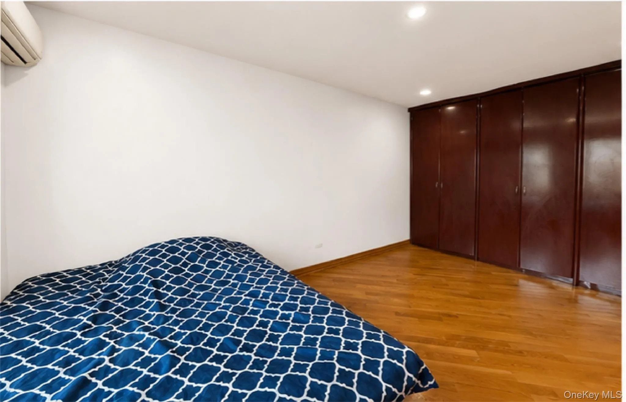 15043 77th Road, New York, NY, 3 Bedrooms Bedrooms, 7 Rooms Rooms,1 BathroomBathrooms,Residential,For Rent,77th,0,1037194 15043 77th Road, New York, NY, 3 Bedrooms Bedrooms, 7 Rooms Rooms,1 BathroomBathrooms,Residential,For Rent,77th,0,1037194