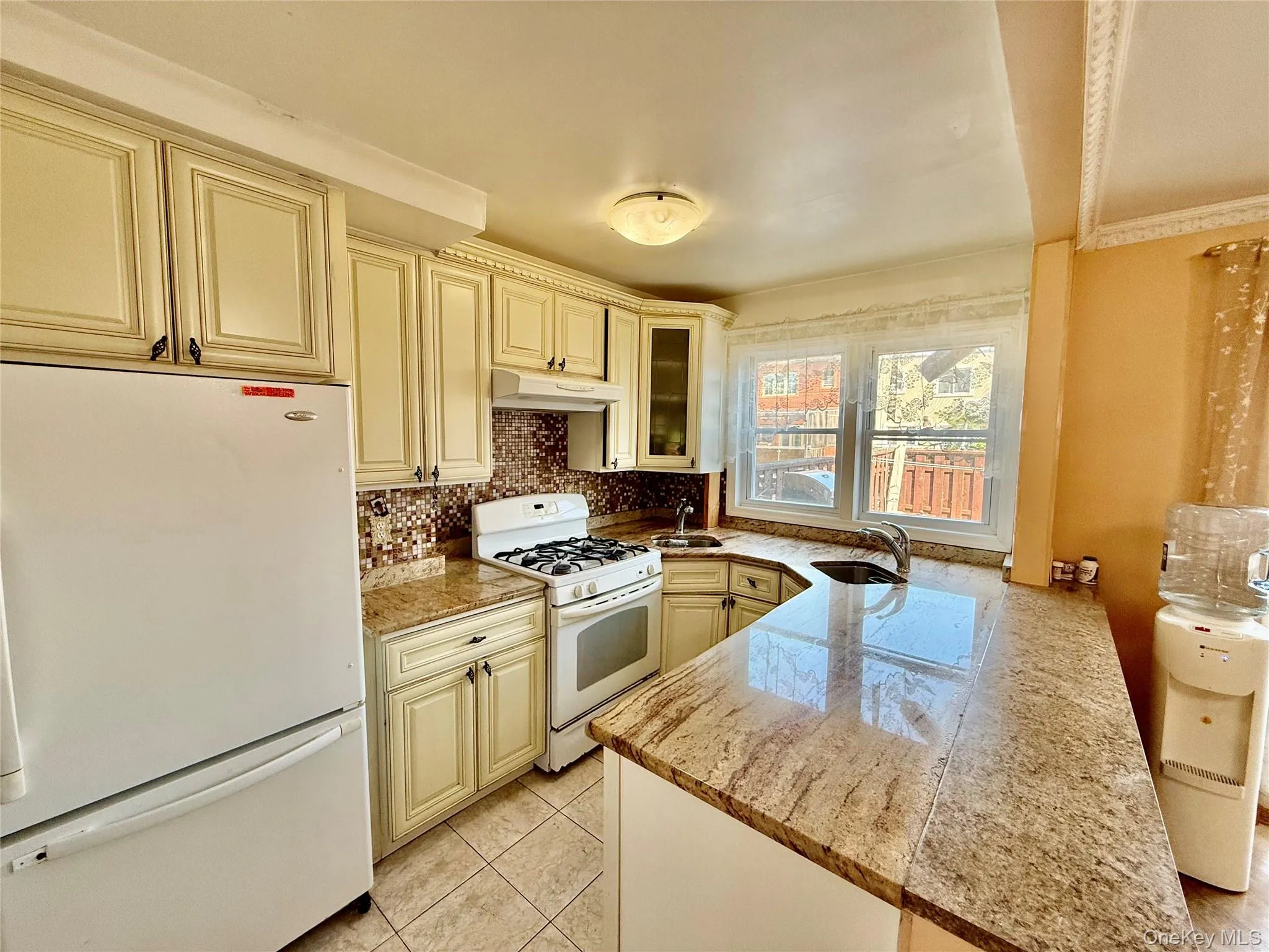 15043 77th Road, New York, NY, 3 Bedrooms Bedrooms, 7 Rooms Rooms,1 BathroomBathrooms,Residential,For Rent,77th,0,1037194 15043 77th Road, New York, NY, 3 Bedrooms Bedrooms, 7 Rooms Rooms,1 BathroomBathrooms,Residential,For Rent,77th,0,1037194