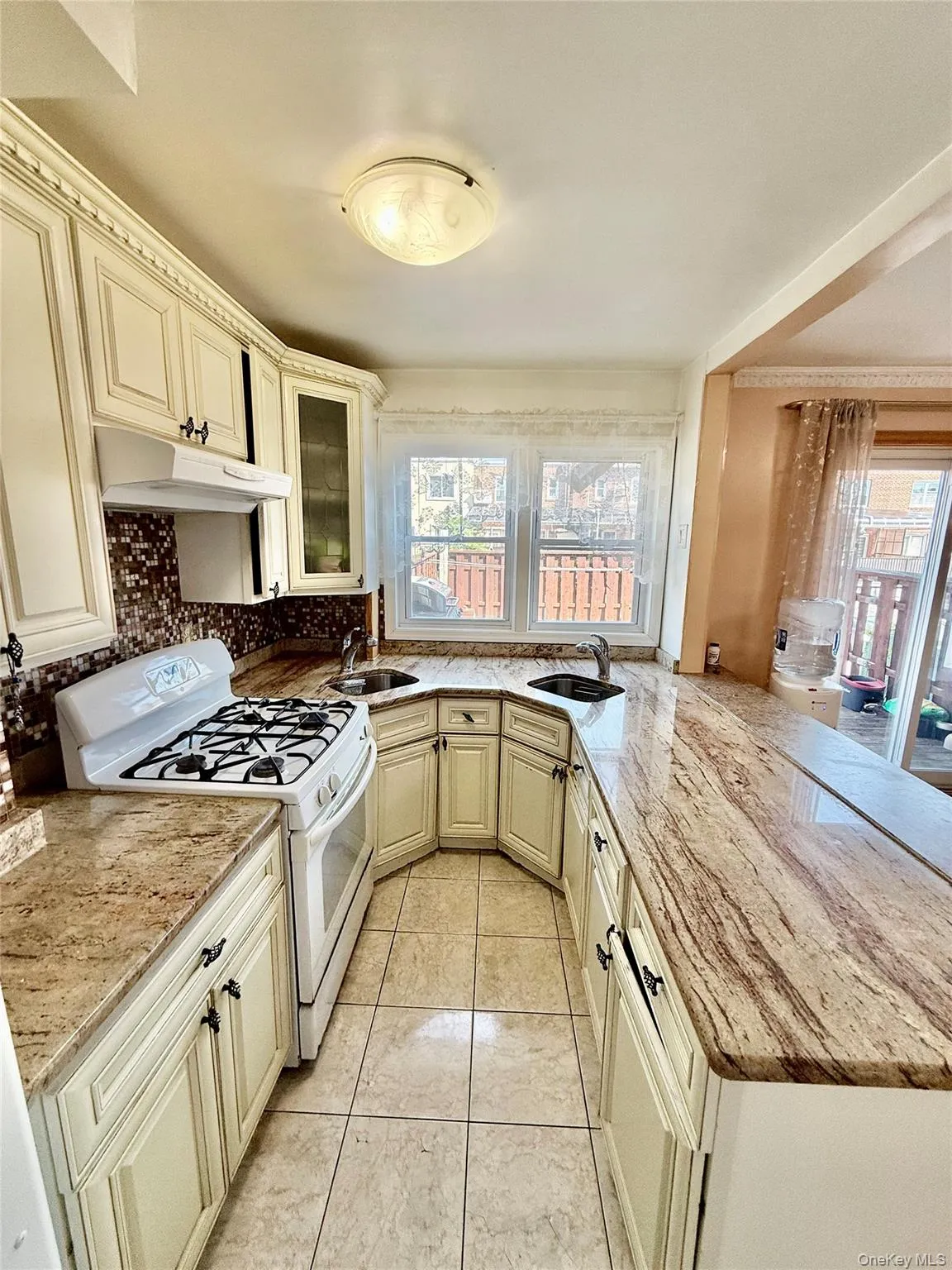 15043 77th Road, New York, NY, 3 Bedrooms Bedrooms, 7 Rooms Rooms,1 BathroomBathrooms,Residential,For Rent,77th,0,1037194 15043 77th Road, New York, NY, 3 Bedrooms Bedrooms, 7 Rooms Rooms,1 BathroomBathrooms,Residential,For Rent,77th,0,1037194