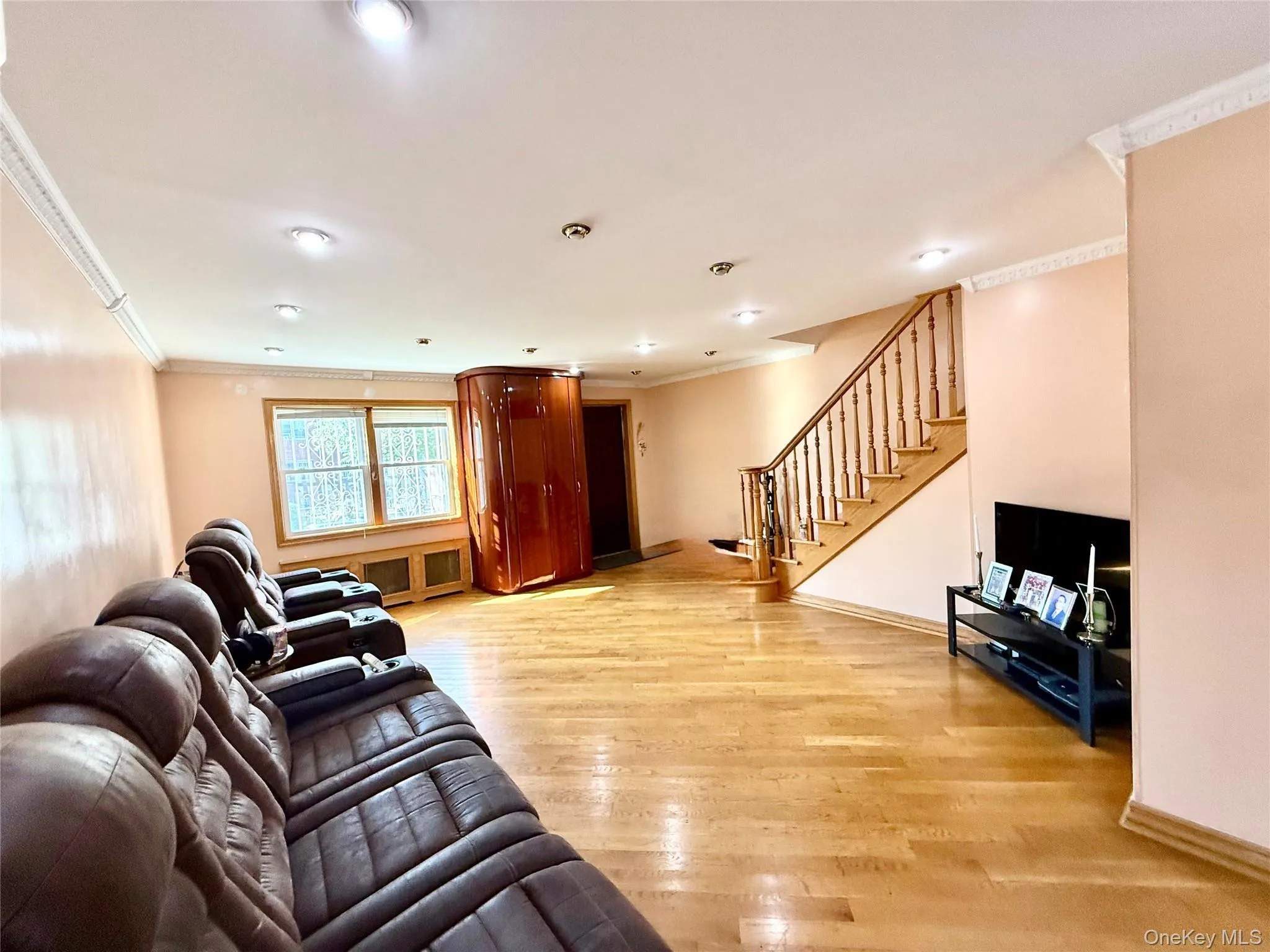 15043 77th Road, New York, NY, 3 Bedrooms Bedrooms, 7 Rooms Rooms,1 BathroomBathrooms,Residential,For Rent,77th,0,1037194 15043 77th Road, New York, NY, 3 Bedrooms Bedrooms, 7 Rooms Rooms,1 BathroomBathrooms,Residential,For Rent,77th,0,1037194