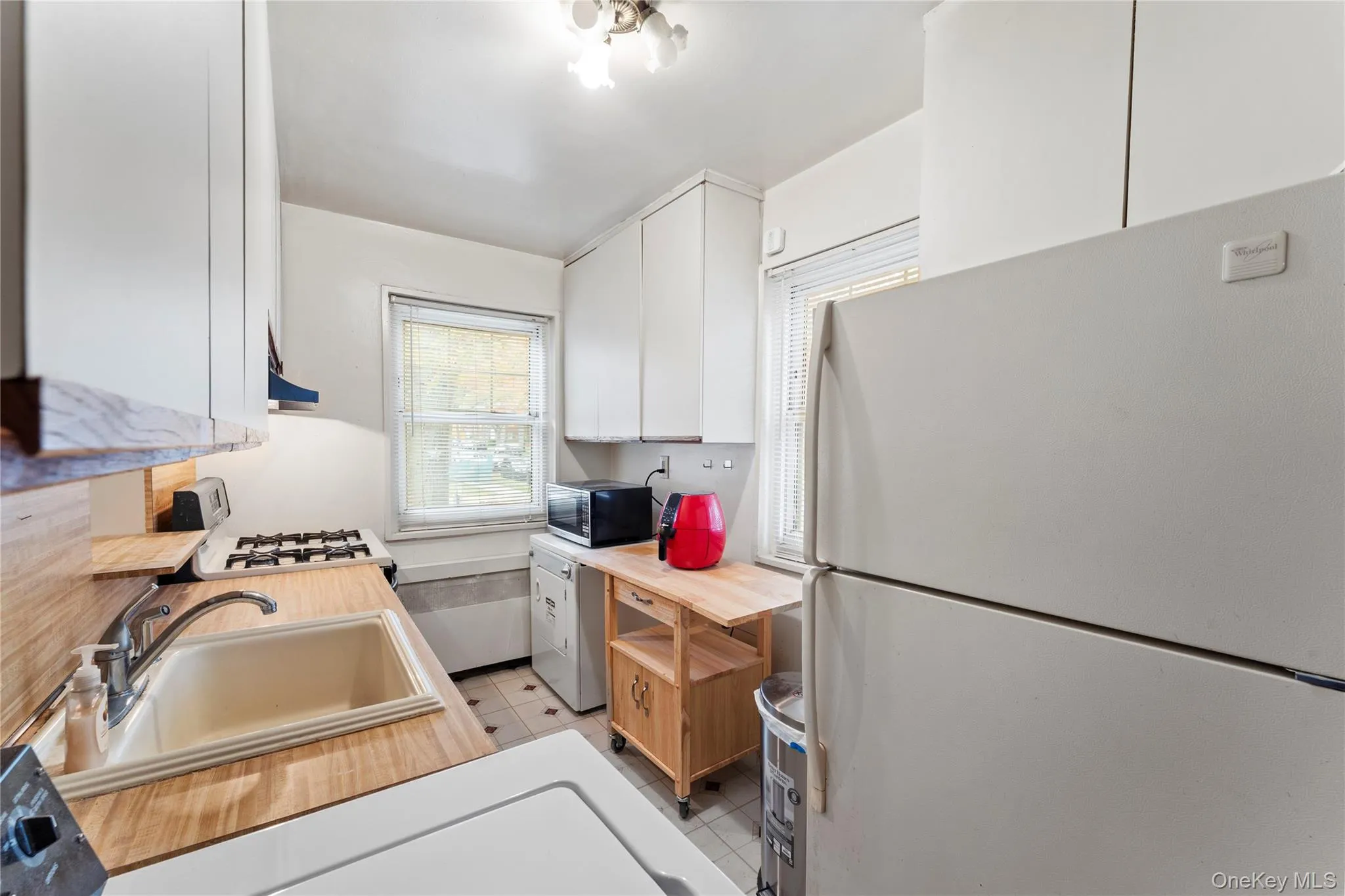 251-29 61st Avenue, New York, NY, 3 Bedrooms Bedrooms, 5 Rooms Rooms,1 BathroomBathrooms,Residential,For Rent,61st,0,1037201 251-29 61st Avenue, New York, NY, 3 Bedrooms Bedrooms, 5 Rooms Rooms,1 BathroomBathrooms,Residential,For Rent,61st,0,1037201