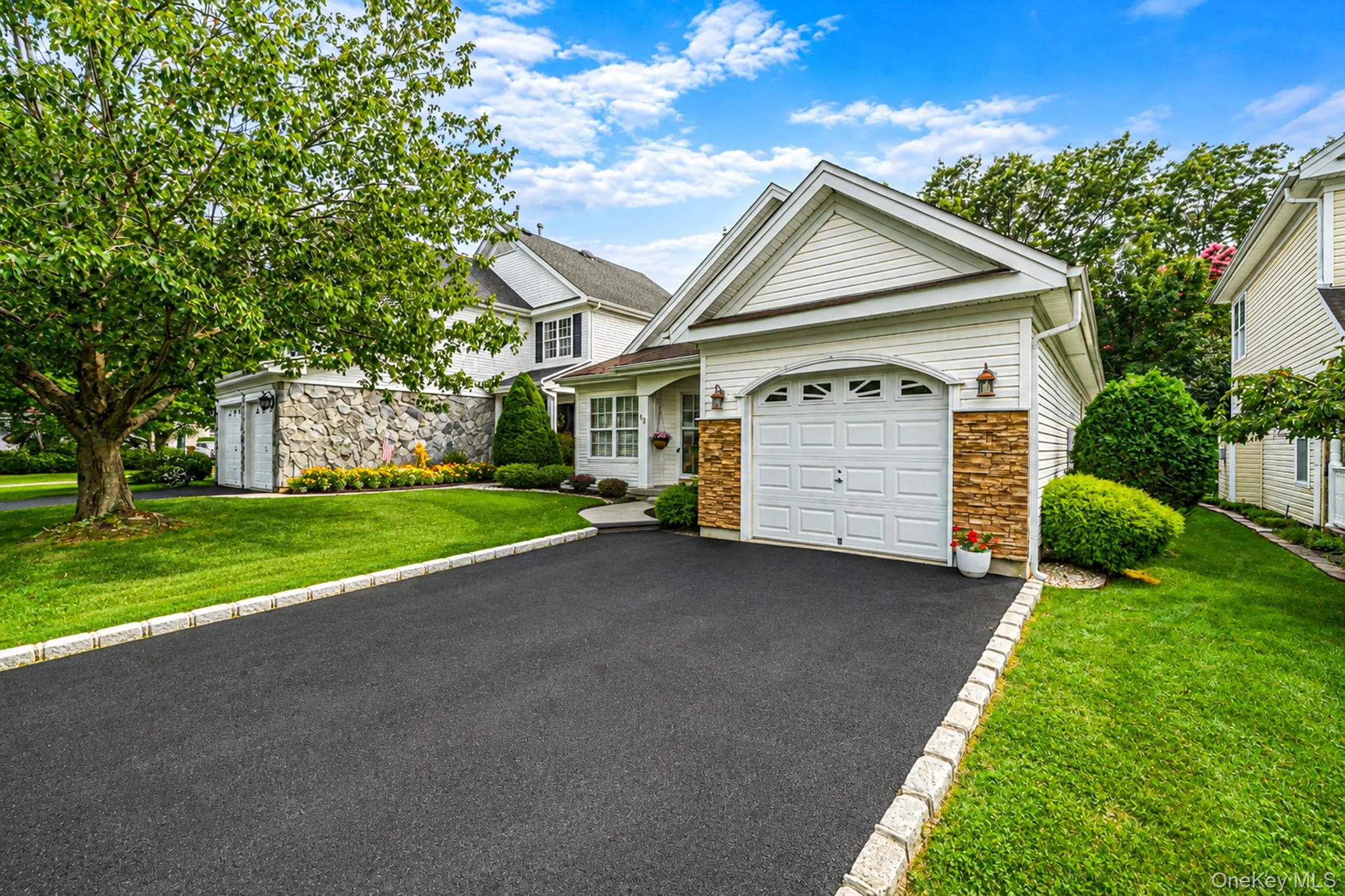 63 Madison Circle, Brookhaven, NY, 2 Bedrooms Bedrooms, 8 Rooms Rooms,2 BathroomsBathrooms,Residential,For Rent,Madison,0,1037203 63 Madison Circle, Brookhaven, NY, 2 Bedrooms Bedrooms, 8 Rooms Rooms,2 BathroomsBathrooms,Residential,For Rent,Madison,0,1037203
