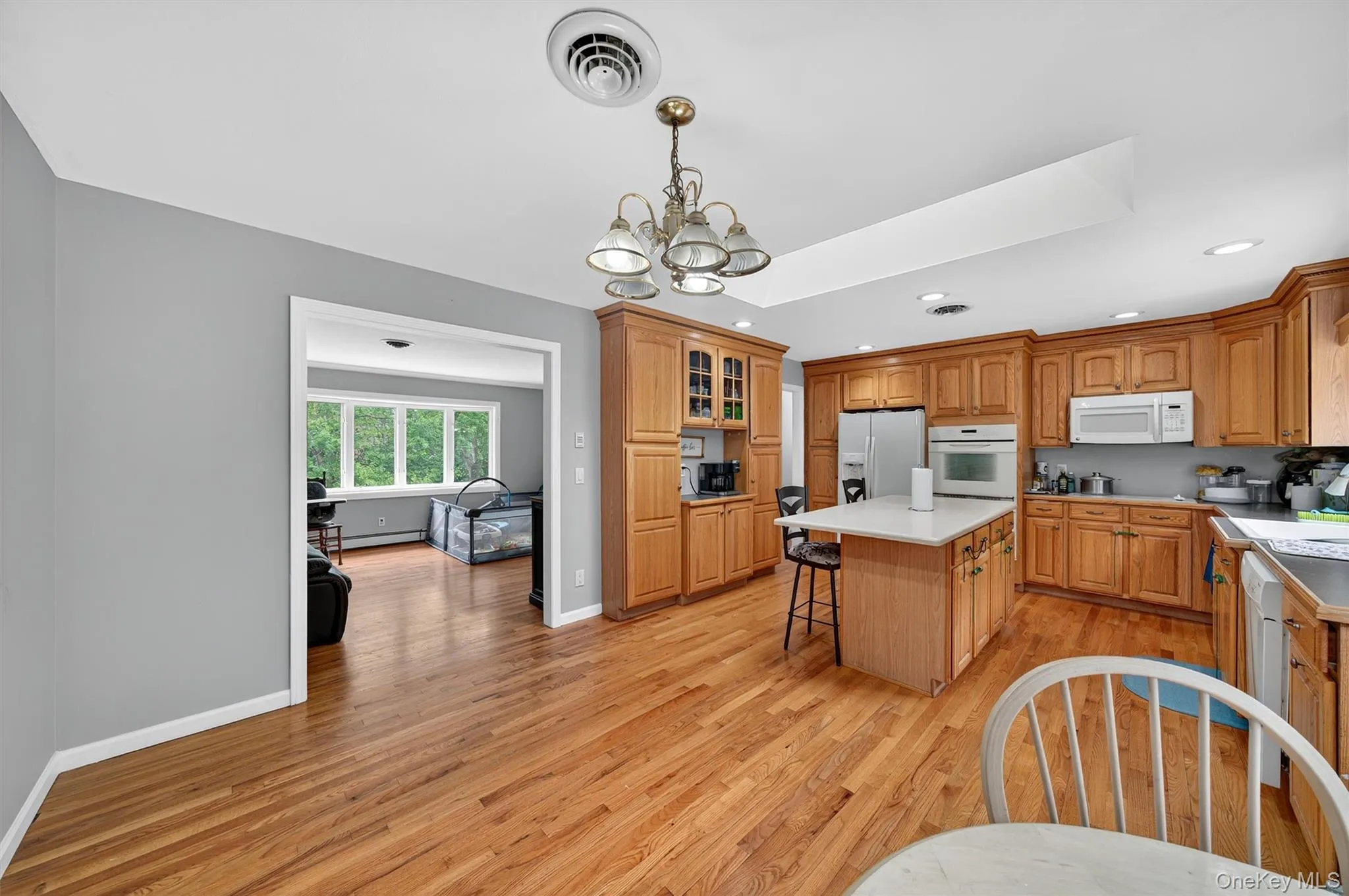 100 Birchwood Drive, Woodbury, NY, 4 Bedrooms Bedrooms, 8 Rooms Rooms,2 BathroomsBathrooms,Residential,For Rent,Birchwood,0,1037218 100 Birchwood Drive, Woodbury, NY, 4 Bedrooms Bedrooms, 8 Rooms Rooms,2 BathroomsBathrooms,Residential,For Rent,Birchwood,0,1037218
