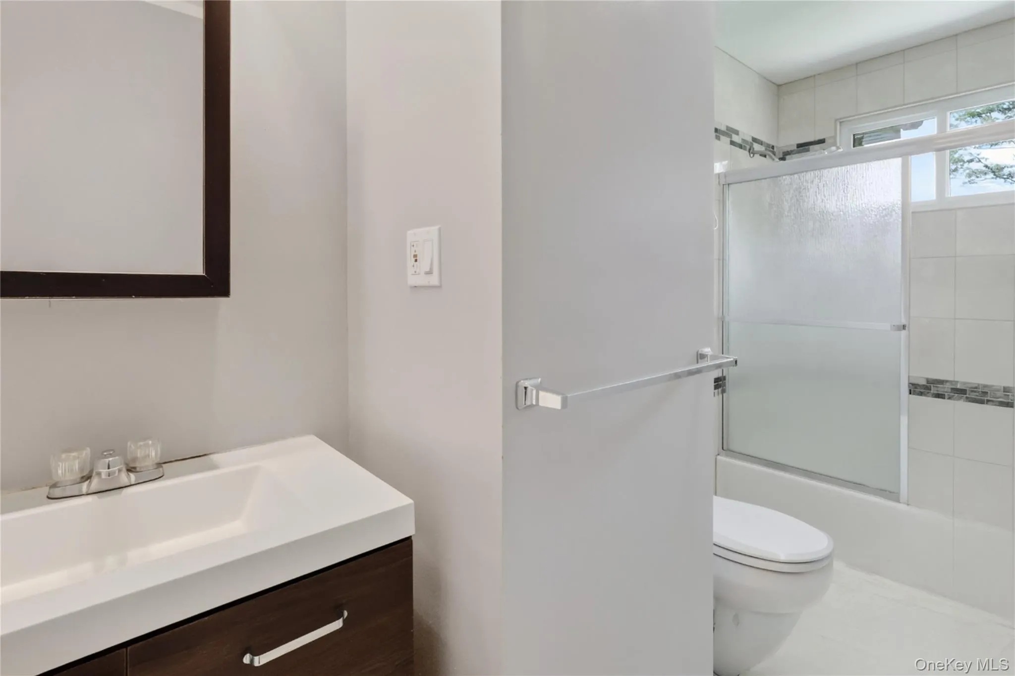 72 Peckham Avenue, Islip, NY, 5 Bedrooms Bedrooms, 10 Rooms Rooms,3 BathroomsBathrooms,Residential,For Rent,Peckham,0,1037226 72 Peckham Avenue, Islip, NY, 5 Bedrooms Bedrooms, 10 Rooms Rooms,3 BathroomsBathrooms,Residential,For Rent,Peckham,0,1037226