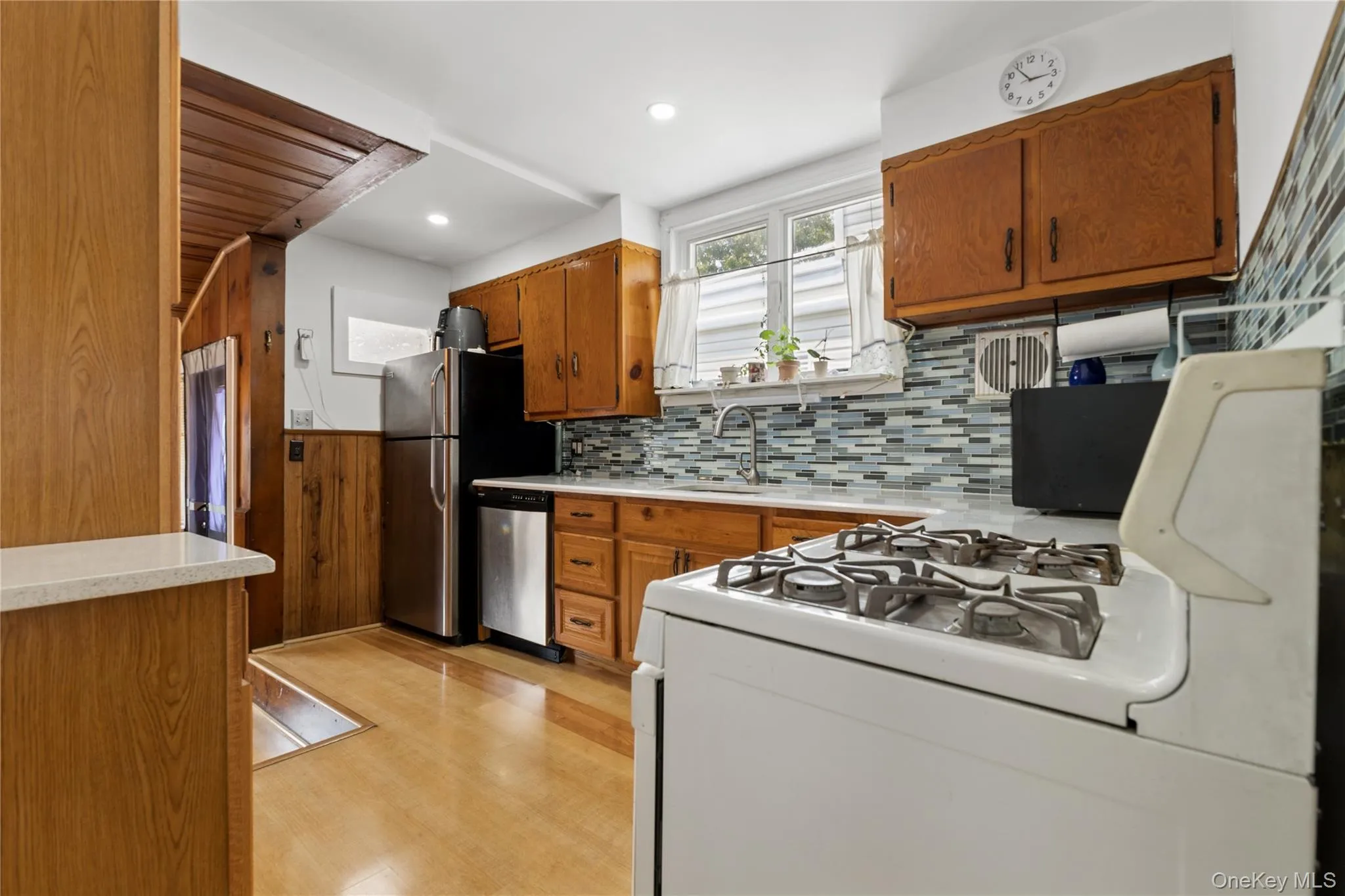 3236 Jordan Street, New York, NY, 3 Bedrooms Bedrooms, 7 Rooms Rooms,2 BathroomsBathrooms,Residential,For Rent,Jordan,0,1037228 3236 Jordan Street, New York, NY, 3 Bedrooms Bedrooms, 7 Rooms Rooms,2 BathroomsBathrooms,Residential,For Rent,Jordan,0,1037228