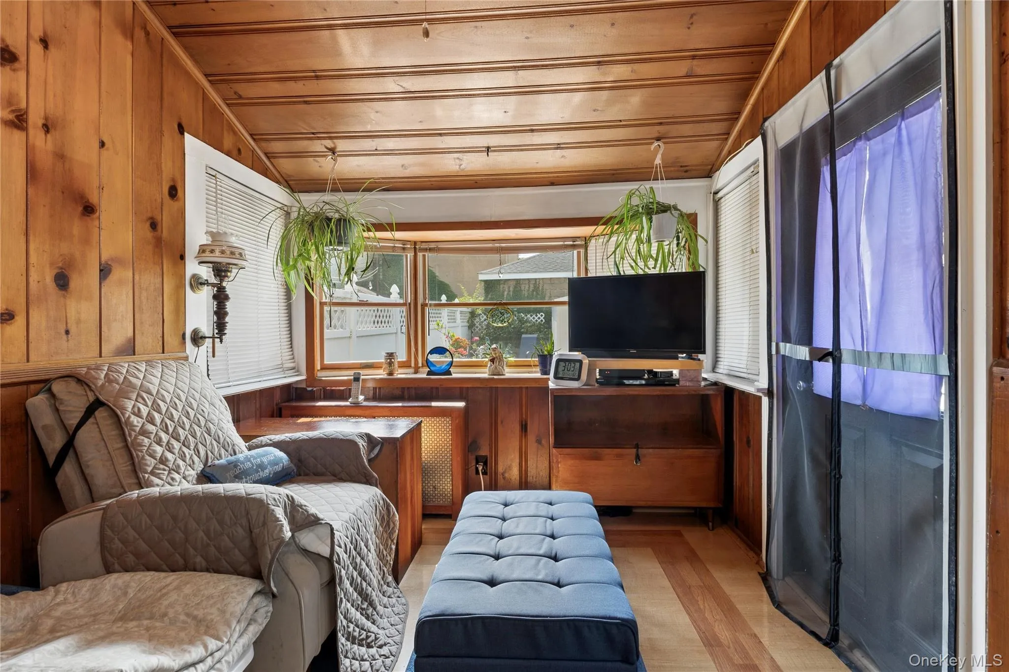 3236 Jordan Street, New York, NY, 3 Bedrooms Bedrooms, 7 Rooms Rooms,2 BathroomsBathrooms,Residential,For Rent,Jordan,0,1037228 3236 Jordan Street, New York, NY, 3 Bedrooms Bedrooms, 7 Rooms Rooms,2 BathroomsBathrooms,Residential,For Rent,Jordan,0,1037228