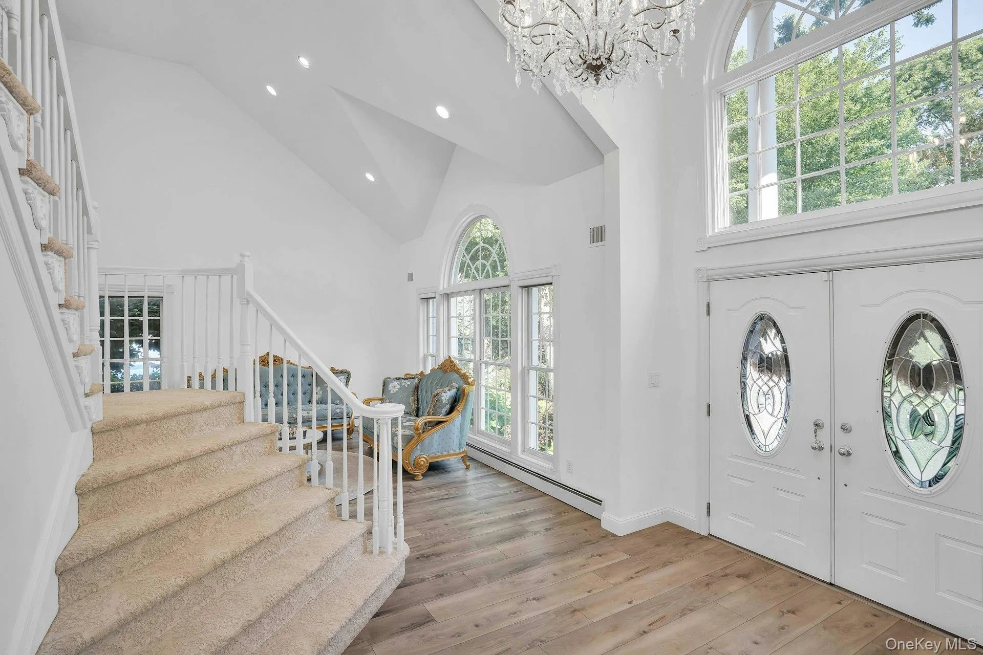 Elegant two-story foyer. Elegant two-story foyer.