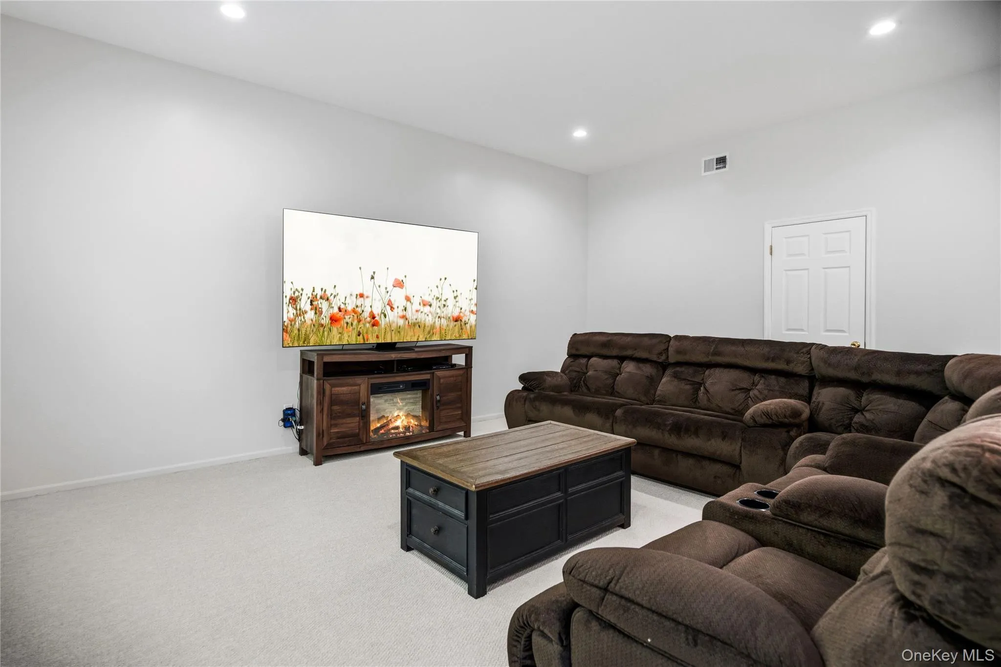48 Peachtree Court, Brookhaven, NY, 4 Bedrooms Bedrooms, 12 Rooms Rooms,2 BathroomsBathrooms,Residential,For Rent,Peachtree,0,1037232 48 Peachtree Court, Brookhaven, NY, 4 Bedrooms Bedrooms, 12 Rooms Rooms,2 BathroomsBathrooms,Residential,For Rent,Peachtree,0,1037232