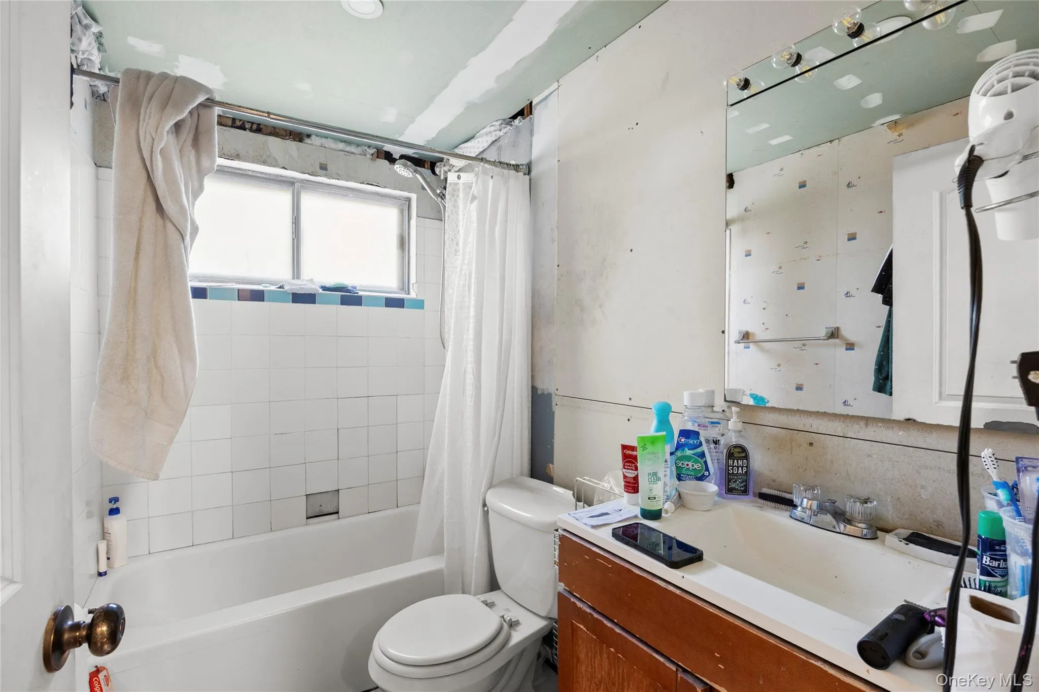 3 Gaton Lane, Brookhaven, NY, 3 Bedrooms Bedrooms, 5 Rooms Rooms,2 BathroomsBathrooms,Residential,For Rent,Gaton,0,1037234 3 Gaton Lane, Brookhaven, NY, 3 Bedrooms Bedrooms, 5 Rooms Rooms,2 BathroomsBathrooms,Residential,For Rent,Gaton,0,1037234