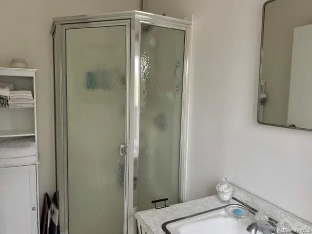 191 Birch Hill Rd, Oyster Bay, NY, 1 Bedroom Bedrooms, 3 Rooms Rooms,1 BathroomBathrooms,Residential Lease,For Rent,Birch Hill Rd,0,1037236 191 Birch Hill Rd, Oyster Bay, NY, 1 Bedroom Bedrooms, 3 Rooms Rooms,1 BathroomBathrooms,Residential Lease,For Rent,Birch Hill Rd,0,1037236