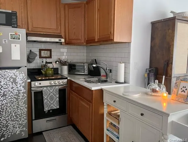 191 Birch Hill Rd, Oyster Bay, NY, 1 Bedroom Bedrooms, 3 Rooms Rooms,1 BathroomBathrooms,Residential Lease,For Rent,Birch Hill Rd,0,1037236 191 Birch Hill Rd, Oyster Bay, NY, 1 Bedroom Bedrooms, 3 Rooms Rooms,1 BathroomBathrooms,Residential Lease,For Rent,Birch Hill Rd,0,1037236
