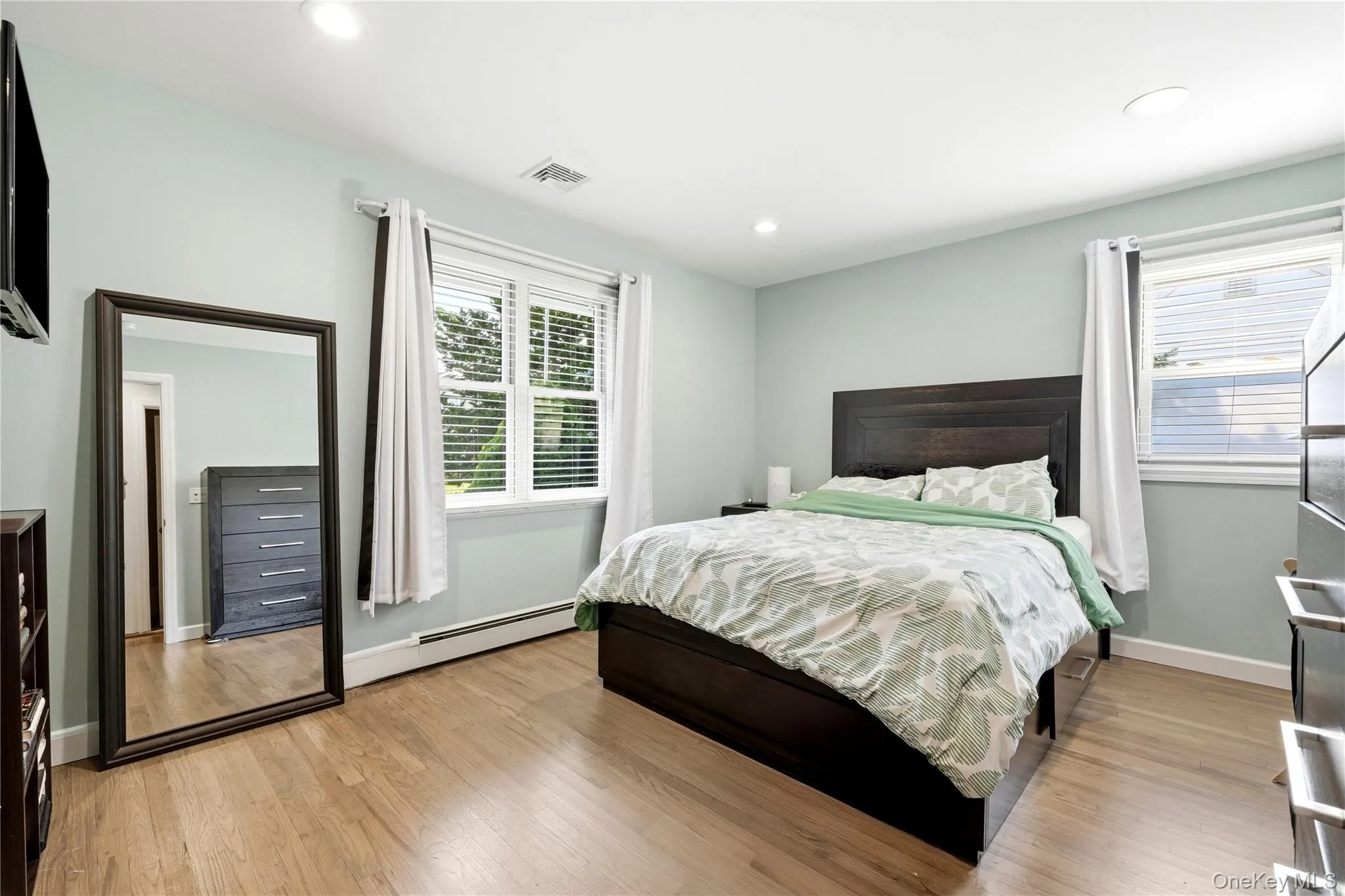 391 Oakwood Avenue, Islip, NY, 4 Bedrooms Bedrooms, 9 Rooms Rooms,2 BathroomsBathrooms,Residential,For Rent,Oakwood,0,1037247 391 Oakwood Avenue, Islip, NY, 4 Bedrooms Bedrooms, 9 Rooms Rooms,2 BathroomsBathrooms,Residential,For Rent,Oakwood,0,1037247