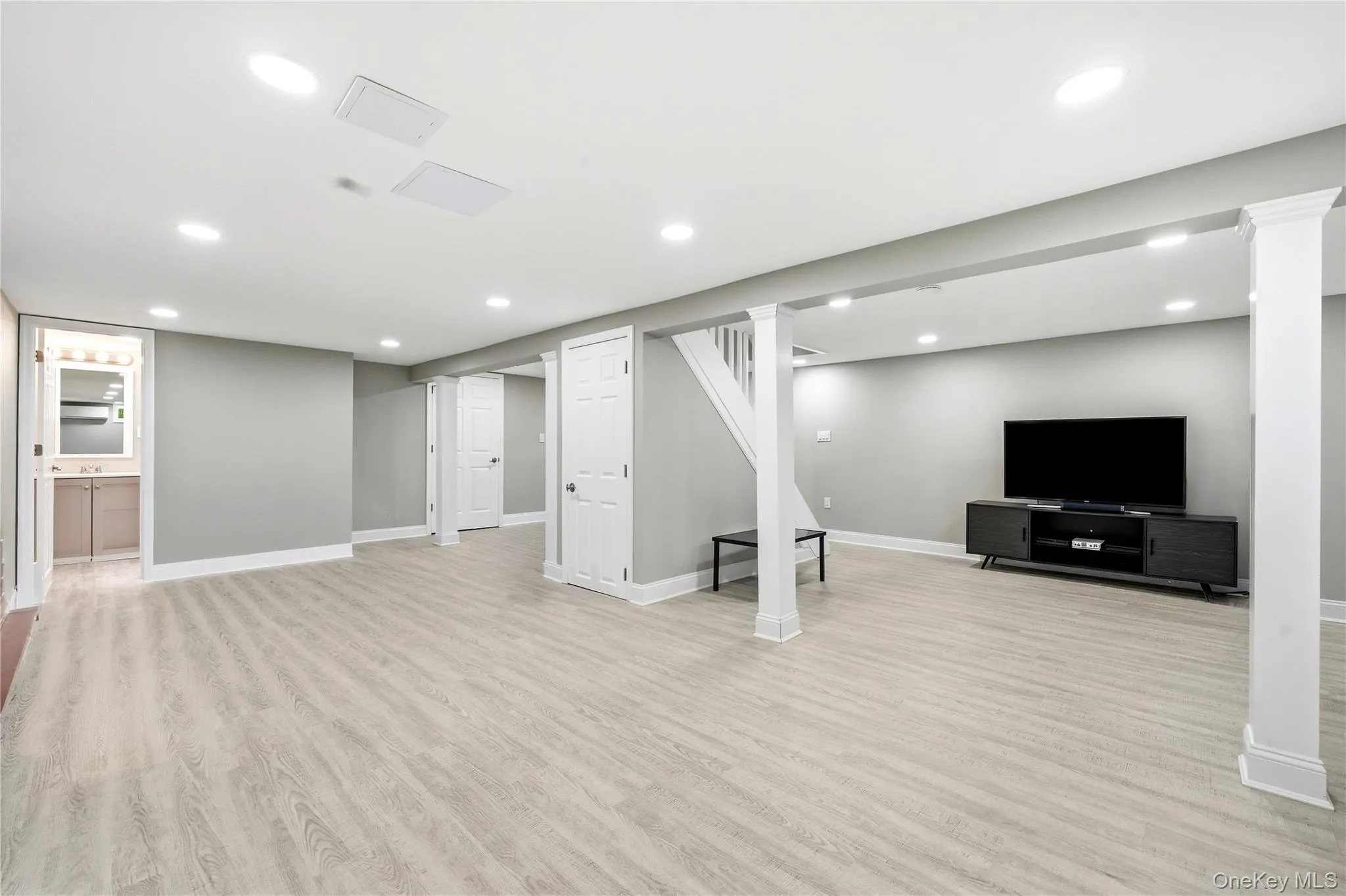 391 Oakwood Avenue, Islip, NY, 4 Bedrooms Bedrooms, 9 Rooms Rooms,2 BathroomsBathrooms,Residential,For Rent,Oakwood,0,1037247 391 Oakwood Avenue, Islip, NY, 4 Bedrooms Bedrooms, 9 Rooms Rooms,2 BathroomsBathrooms,Residential,For Rent,Oakwood,0,1037247