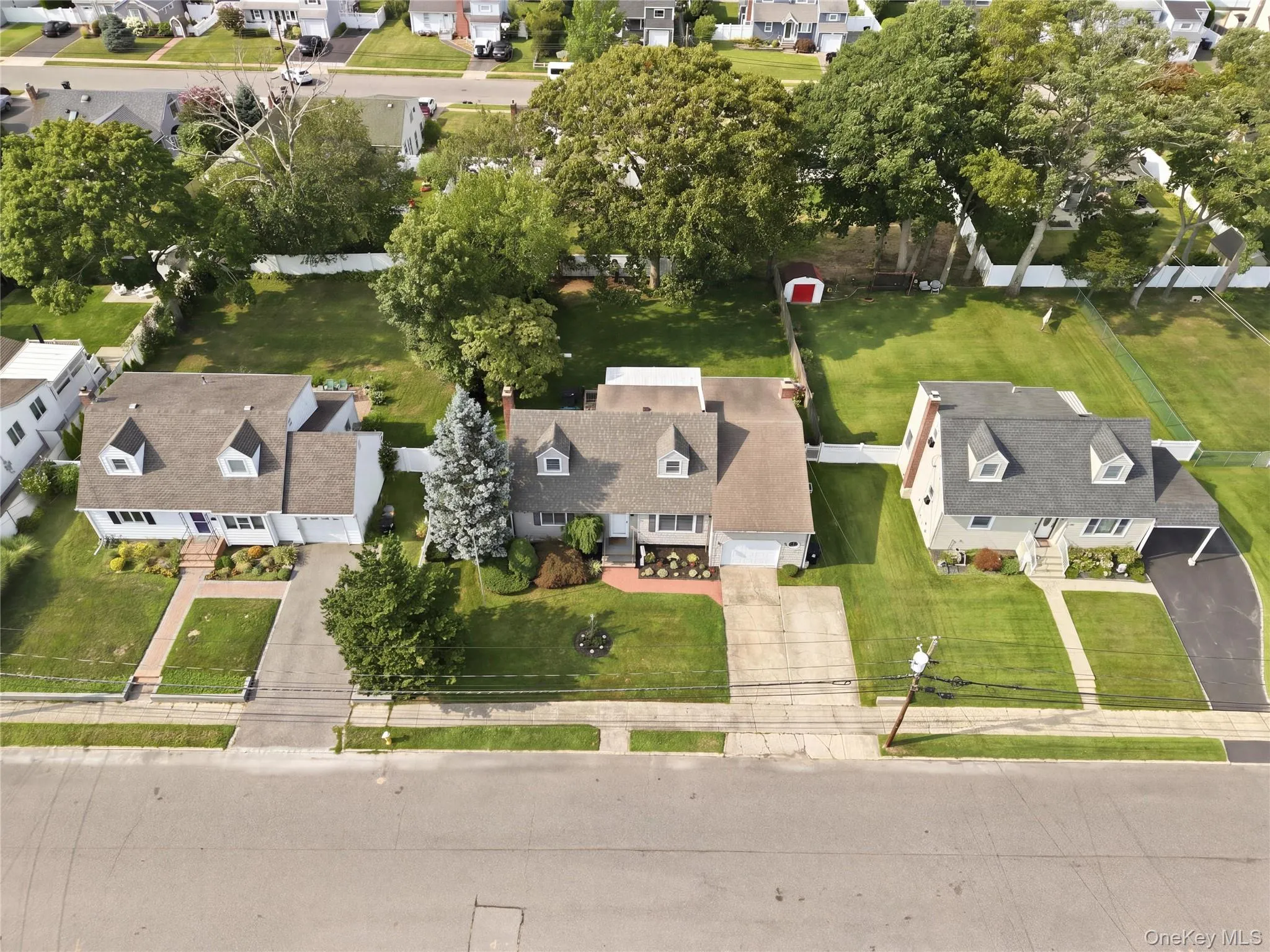 391 Oakwood Avenue, Islip, NY, 4 Bedrooms Bedrooms, 9 Rooms Rooms,2 BathroomsBathrooms,Residential,For Rent,Oakwood,0,1037247 391 Oakwood Avenue, Islip, NY, 4 Bedrooms Bedrooms, 9 Rooms Rooms,2 BathroomsBathrooms,Residential,For Rent,Oakwood,0,1037247