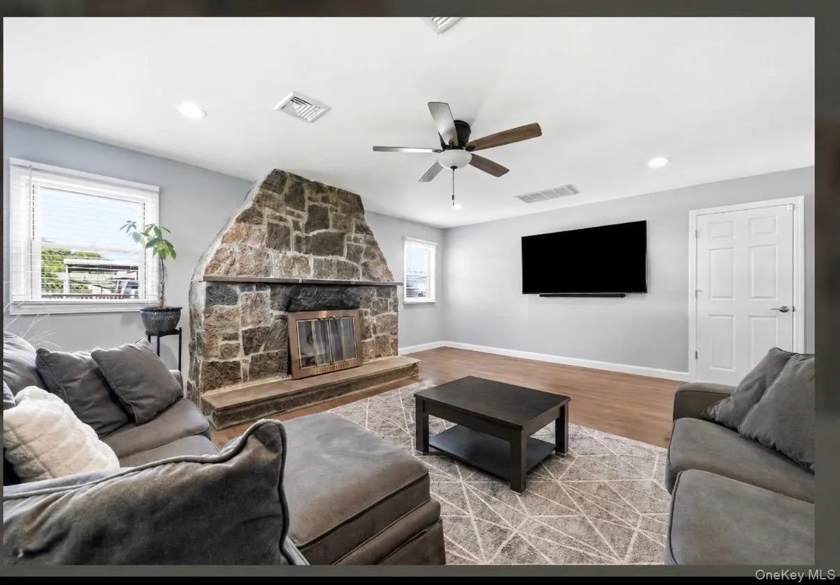 391 Oakwood Avenue, Islip, NY, 4 Bedrooms Bedrooms, 9 Rooms Rooms,2 BathroomsBathrooms,Residential,For Rent,Oakwood,0,1037247 391 Oakwood Avenue, Islip, NY, 4 Bedrooms Bedrooms, 9 Rooms Rooms,2 BathroomsBathrooms,Residential,For Rent,Oakwood,0,1037247