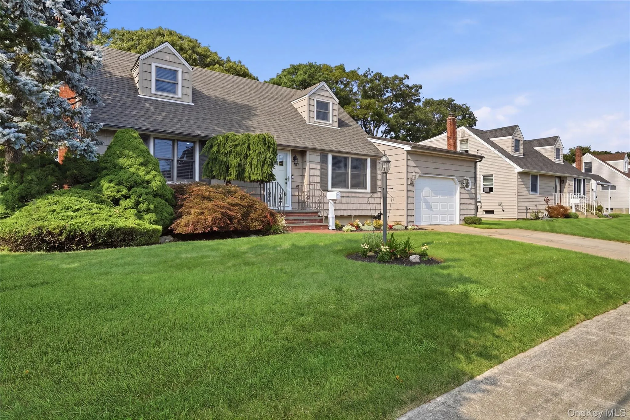 391 Oakwood Avenue, Islip, NY, 4 Bedrooms Bedrooms, 9 Rooms Rooms,2 BathroomsBathrooms,Residential,For Rent,Oakwood,0,1037247 391 Oakwood Avenue, Islip, NY, 4 Bedrooms Bedrooms, 9 Rooms Rooms,2 BathroomsBathrooms,Residential,For Rent,Oakwood,0,1037247