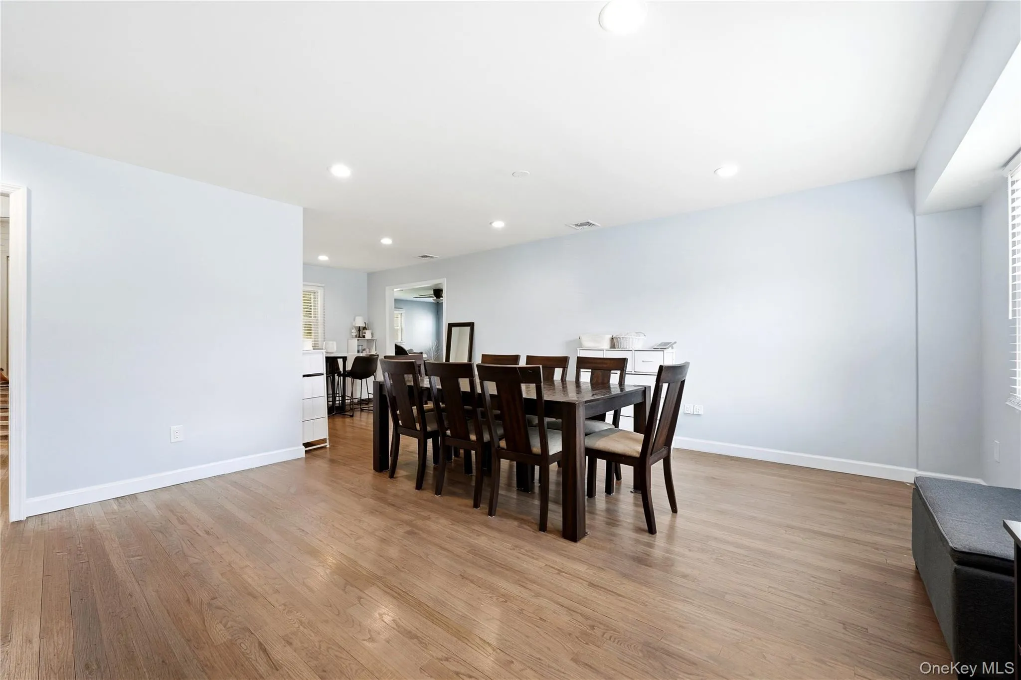391 Oakwood Avenue, Islip, NY, 4 Bedrooms Bedrooms, 9 Rooms Rooms,2 BathroomsBathrooms,Residential,For Rent,Oakwood,0,1037247 391 Oakwood Avenue, Islip, NY, 4 Bedrooms Bedrooms, 9 Rooms Rooms,2 BathroomsBathrooms,Residential,For Rent,Oakwood,0,1037247