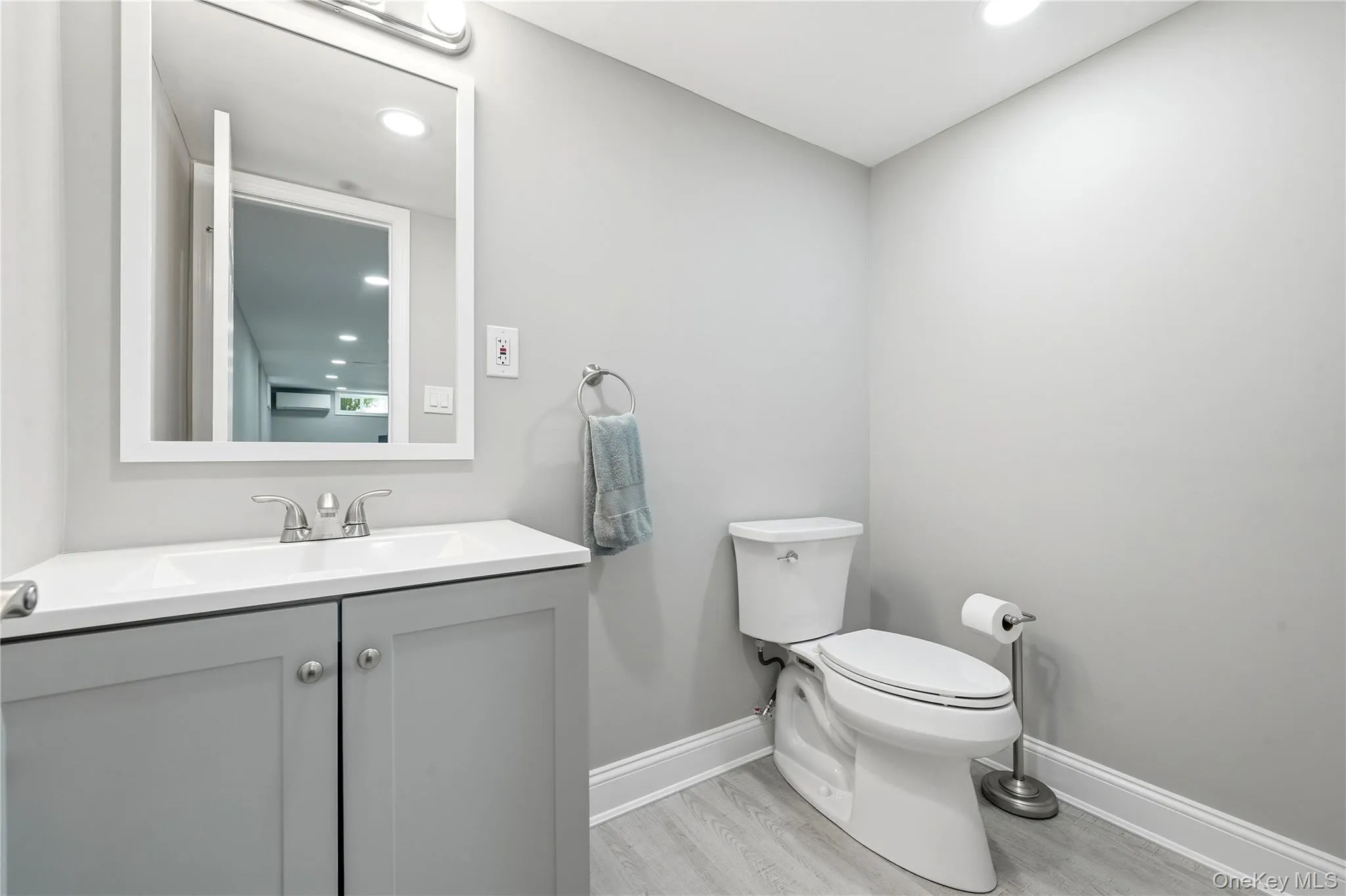 391 Oakwood Avenue, Islip, NY, 4 Bedrooms Bedrooms, 9 Rooms Rooms,2 BathroomsBathrooms,Residential,For Rent,Oakwood,0,1037247 391 Oakwood Avenue, Islip, NY, 4 Bedrooms Bedrooms, 9 Rooms Rooms,2 BathroomsBathrooms,Residential,For Rent,Oakwood,0,1037247