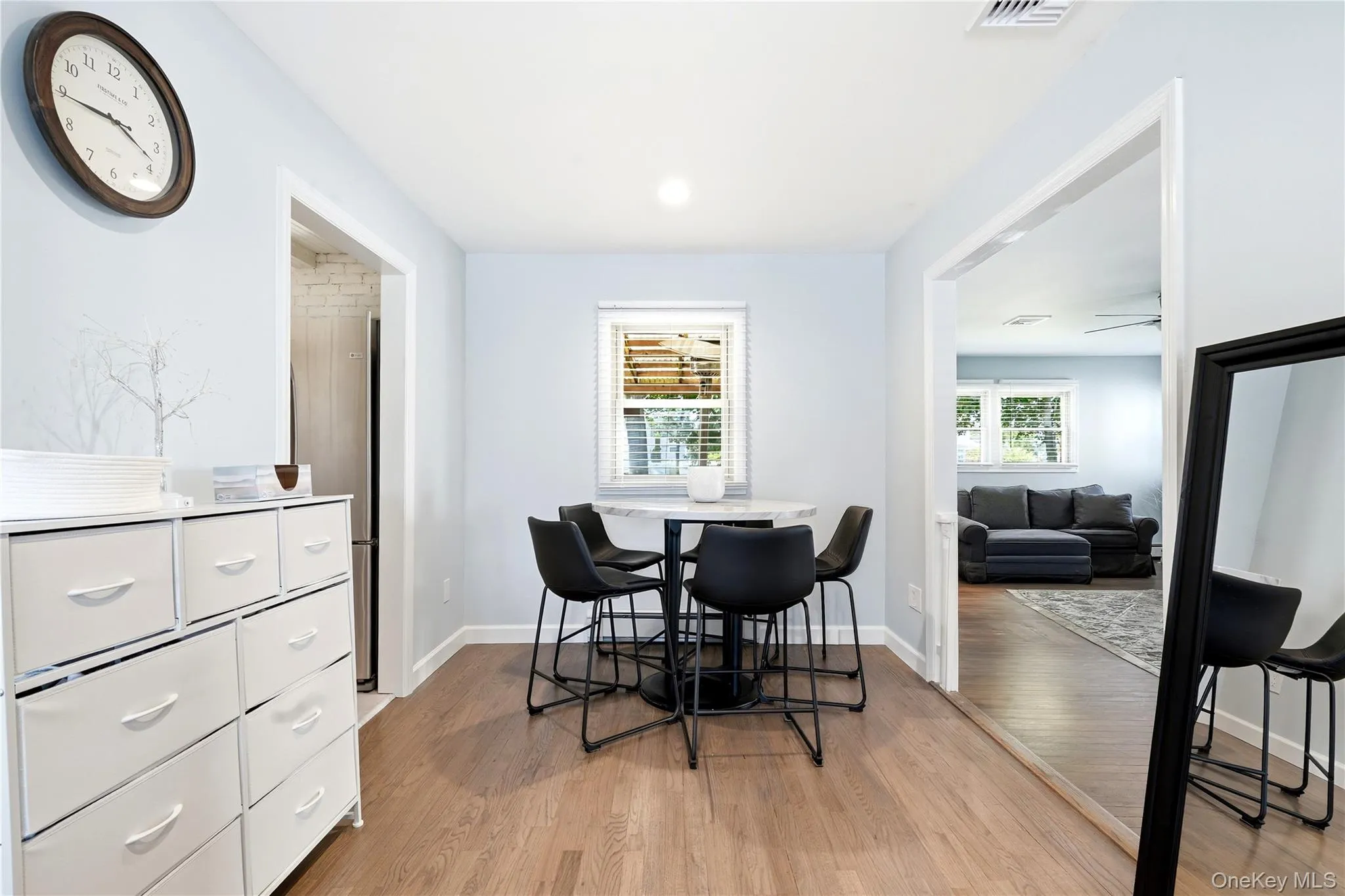 391 Oakwood Avenue, Islip, NY, 4 Bedrooms Bedrooms, 9 Rooms Rooms,2 BathroomsBathrooms,Residential,For Rent,Oakwood,0,1037247 391 Oakwood Avenue, Islip, NY, 4 Bedrooms Bedrooms, 9 Rooms Rooms,2 BathroomsBathrooms,Residential,For Rent,Oakwood,0,1037247