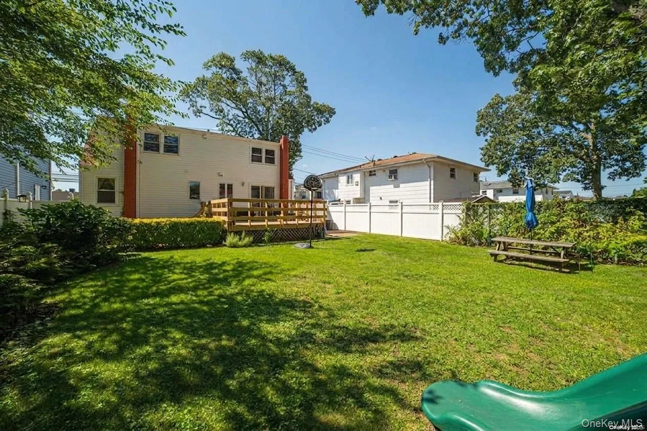 184 Strong Avenue, Babylon, NY, 4 Bedrooms Bedrooms, 9 Rooms Rooms,3 BathroomsBathrooms,Residential,For Rent,Strong,0,1037248 184 Strong Avenue, Babylon, NY, 4 Bedrooms Bedrooms, 9 Rooms Rooms,3 BathroomsBathrooms,Residential,For Rent,Strong,0,1037248