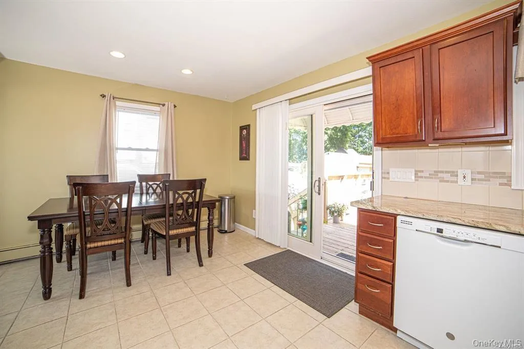 184 Strong Avenue, Babylon, NY, 4 Bedrooms Bedrooms, 9 Rooms Rooms,3 BathroomsBathrooms,Residential,For Rent,Strong,0,1037248 184 Strong Avenue, Babylon, NY, 4 Bedrooms Bedrooms, 9 Rooms Rooms,3 BathroomsBathrooms,Residential,For Rent,Strong,0,1037248