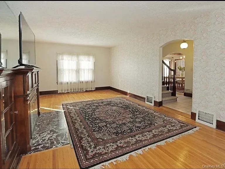 601 Wadsworth Street, Syracuse, NY, 4 Bedrooms Bedrooms, 10 Rooms Rooms,2 BathroomsBathrooms,Residential Lease,For Rent,Wadsworth,0,1037252 601 Wadsworth Street, Syracuse, NY, 4 Bedrooms Bedrooms, 10 Rooms Rooms,2 BathroomsBathrooms,Residential Lease,For Rent,Wadsworth,0,1037252