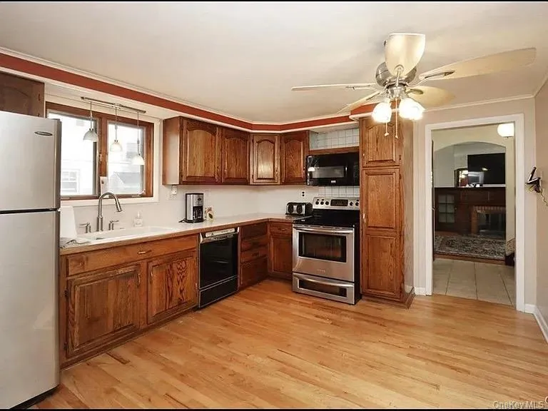 601 Wadsworth Street, Syracuse, NY, 4 Bedrooms Bedrooms, 10 Rooms Rooms,2 BathroomsBathrooms,Residential Lease,For Rent,Wadsworth,0,1037252 601 Wadsworth Street, Syracuse, NY, 4 Bedrooms Bedrooms, 10 Rooms Rooms,2 BathroomsBathrooms,Residential Lease,For Rent,Wadsworth,0,1037252