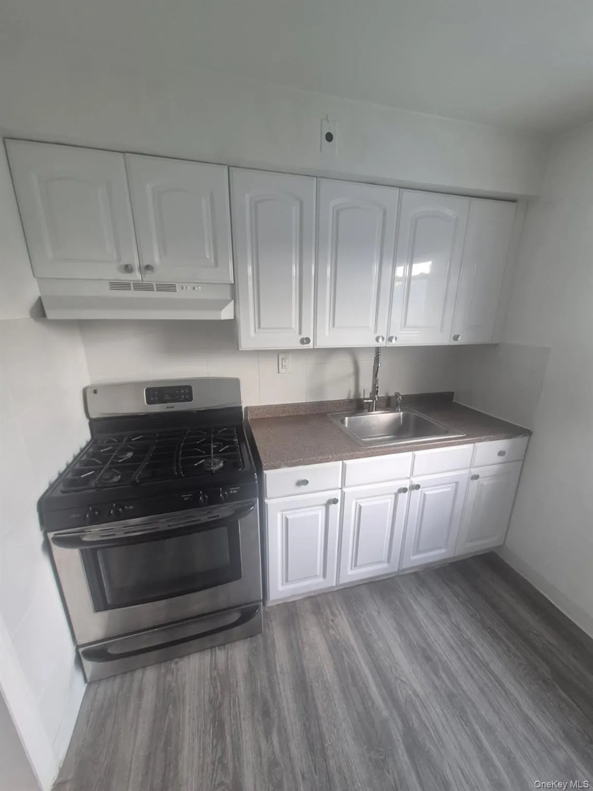 137-36 242nd Street, New York, NY, 1 Bedroom Bedrooms, 3 Rooms Rooms,1 BathroomBathrooms,Residential Lease,For Rent,242nd,0,1037255 137-36 242nd Street, New York, NY, 1 Bedroom Bedrooms, 3 Rooms Rooms,1 BathroomBathrooms,Residential Lease,For Rent,242nd,0,1037255