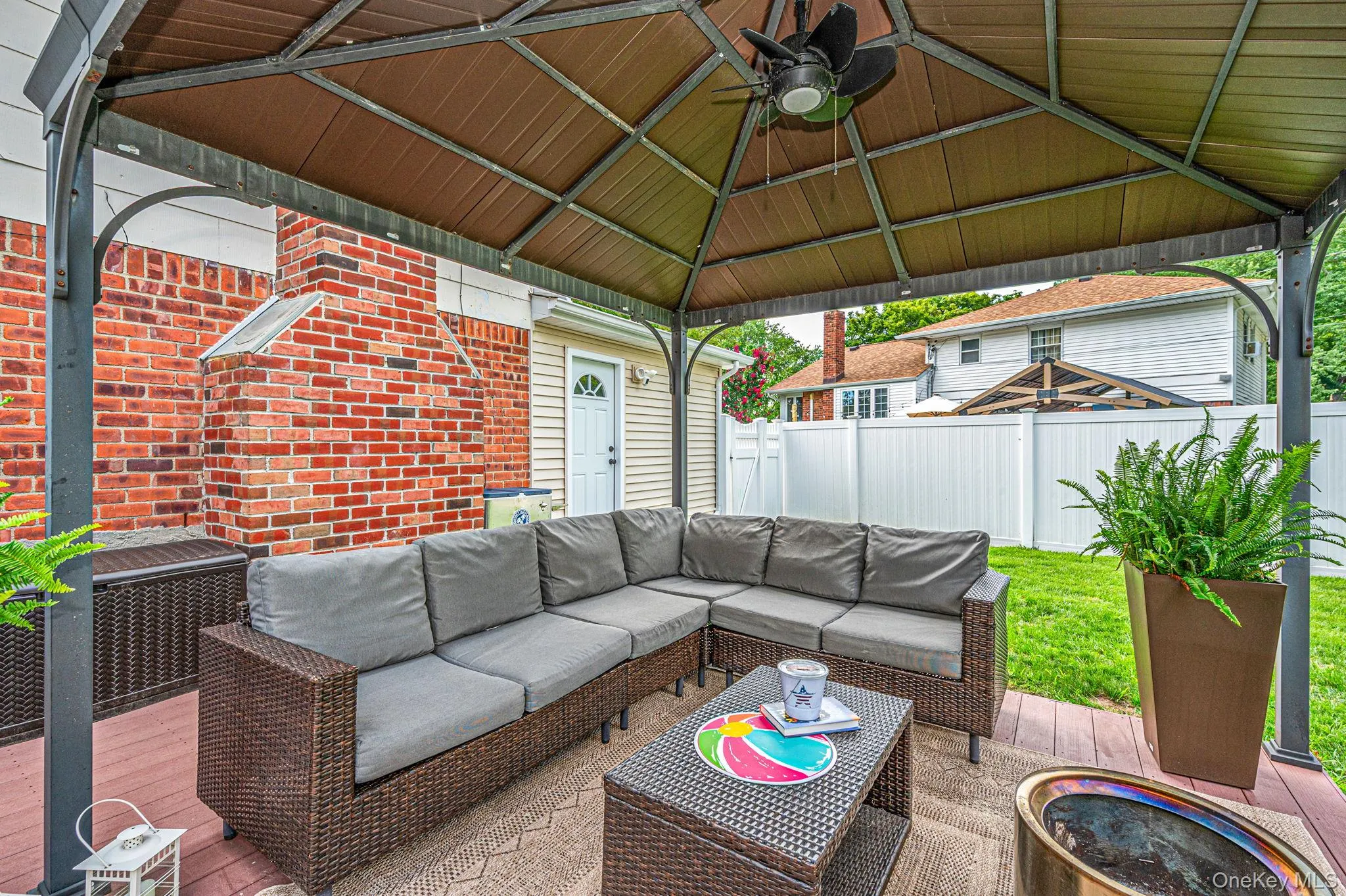25 Dudley Lane, Smithtown, NY, 3 Bedrooms Bedrooms, 7 Rooms Rooms,1 BathroomBathrooms,Residential,For Rent,Dudley,0,1037257 25 Dudley Lane, Smithtown, NY, 3 Bedrooms Bedrooms, 7 Rooms Rooms,1 BathroomBathrooms,Residential,For Rent,Dudley,0,1037257