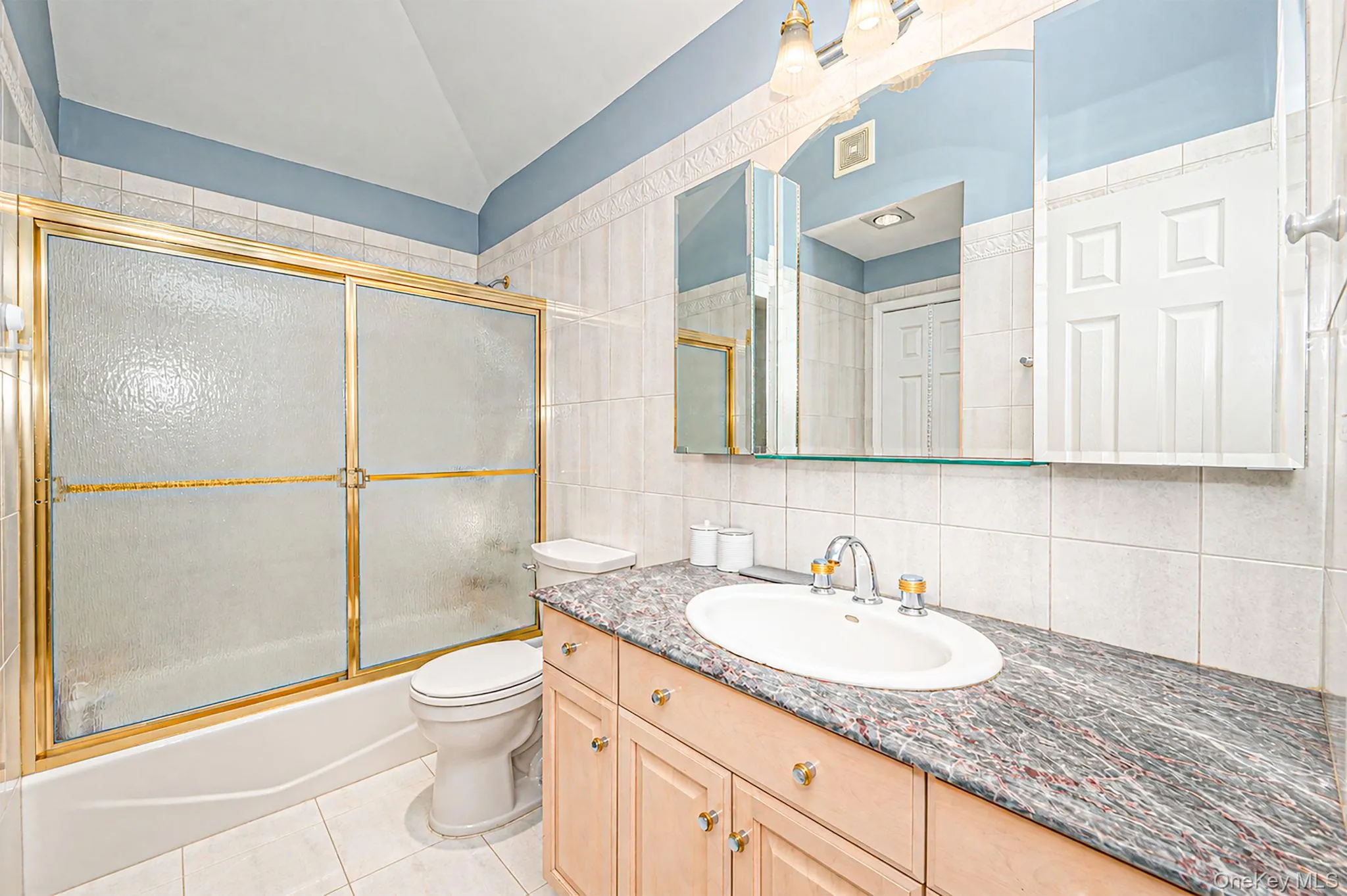 25 Dudley Lane, Smithtown, NY, 3 Bedrooms Bedrooms, 7 Rooms Rooms,1 BathroomBathrooms,Residential,For Rent,Dudley,0,1037257 25 Dudley Lane, Smithtown, NY, 3 Bedrooms Bedrooms, 7 Rooms Rooms,1 BathroomBathrooms,Residential,For Rent,Dudley,0,1037257