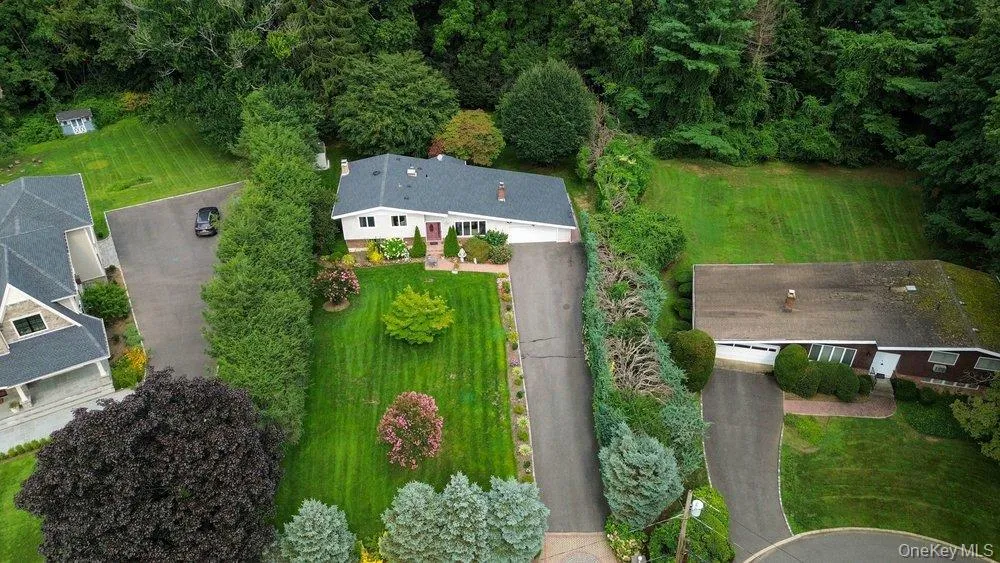 11 Laurie Place, Glen Cove, NY, 4 Bedrooms Bedrooms, 10 Rooms Rooms,3 BathroomsBathrooms,Residential,For Rent,Laurie,0,1037259 11 Laurie Place, Glen Cove, NY, 4 Bedrooms Bedrooms, 10 Rooms Rooms,3 BathroomsBathrooms,Residential,For Rent,Laurie,0,1037259