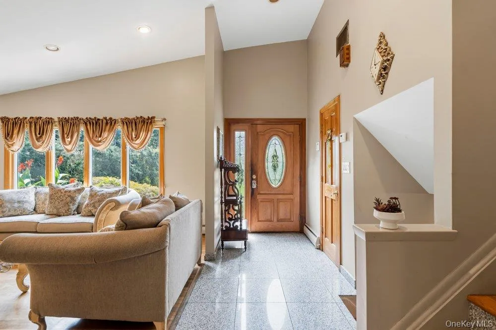 11 Laurie Place, Glen Cove, NY, 4 Bedrooms Bedrooms, 10 Rooms Rooms,3 BathroomsBathrooms,Residential,For Rent,Laurie,0,1037259 11 Laurie Place, Glen Cove, NY, 4 Bedrooms Bedrooms, 10 Rooms Rooms,3 BathroomsBathrooms,Residential,For Rent,Laurie,0,1037259