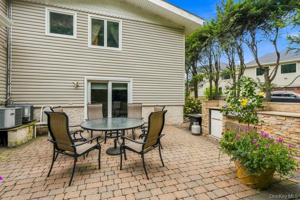 11 Laurie Place, Glen Cove, NY, 4 Bedrooms Bedrooms, 10 Rooms Rooms,3 BathroomsBathrooms,Residential,For Rent,Laurie,0,1037259 11 Laurie Place, Glen Cove, NY, 4 Bedrooms Bedrooms, 10 Rooms Rooms,3 BathroomsBathrooms,Residential,For Rent,Laurie,0,1037259