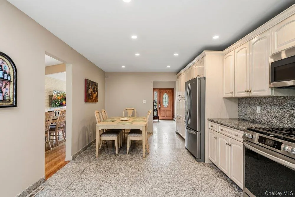 11 Laurie Place, Glen Cove, NY, 4 Bedrooms Bedrooms, 10 Rooms Rooms,3 BathroomsBathrooms,Residential,For Rent,Laurie,0,1037259 11 Laurie Place, Glen Cove, NY, 4 Bedrooms Bedrooms, 10 Rooms Rooms,3 BathroomsBathrooms,Residential,For Rent,Laurie,0,1037259