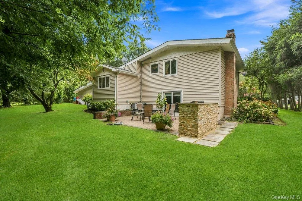 11 Laurie Place, Glen Cove, NY, 4 Bedrooms Bedrooms, 10 Rooms Rooms,3 BathroomsBathrooms,Residential,For Rent,Laurie,0,1037259 11 Laurie Place, Glen Cove, NY, 4 Bedrooms Bedrooms, 10 Rooms Rooms,3 BathroomsBathrooms,Residential,For Rent,Laurie,0,1037259