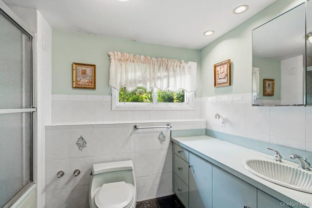 11 Laurie Place, Glen Cove, NY, 4 Bedrooms Bedrooms, 10 Rooms Rooms,3 BathroomsBathrooms,Residential,For Rent,Laurie,0,1037259 11 Laurie Place, Glen Cove, NY, 4 Bedrooms Bedrooms, 10 Rooms Rooms,3 BathroomsBathrooms,Residential,For Rent,Laurie,0,1037259