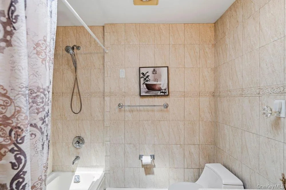 11 Laurie Place, Glen Cove, NY, 4 Bedrooms Bedrooms, 10 Rooms Rooms,3 BathroomsBathrooms,Residential,For Rent,Laurie,0,1037259 11 Laurie Place, Glen Cove, NY, 4 Bedrooms Bedrooms, 10 Rooms Rooms,3 BathroomsBathrooms,Residential,For Rent,Laurie,0,1037259