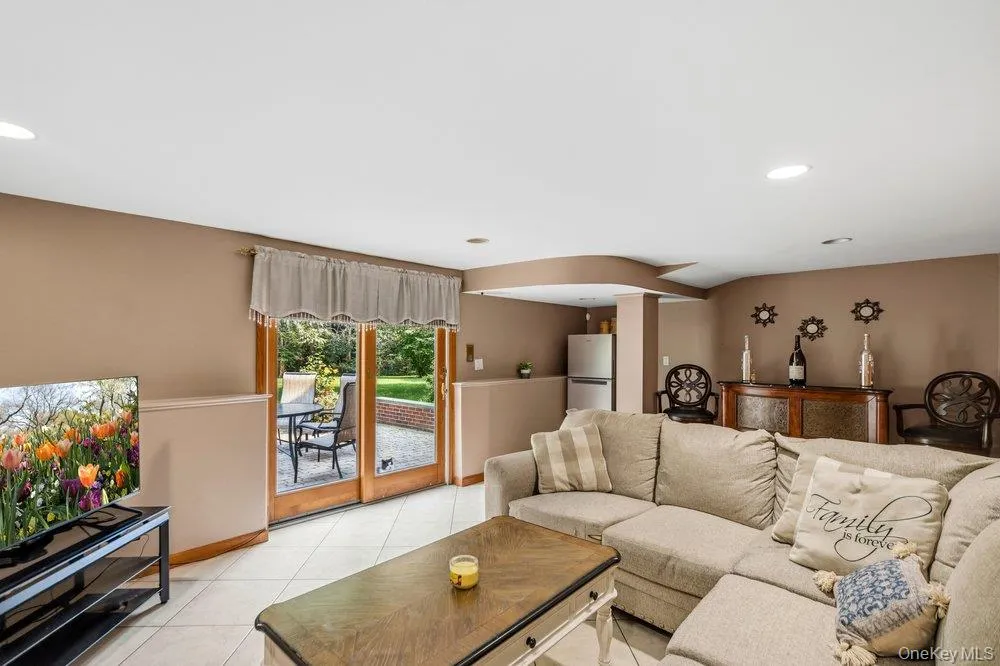 11 Laurie Place, Glen Cove, NY, 4 Bedrooms Bedrooms, 10 Rooms Rooms,3 BathroomsBathrooms,Residential,For Rent,Laurie,0,1037259 11 Laurie Place, Glen Cove, NY, 4 Bedrooms Bedrooms, 10 Rooms Rooms,3 BathroomsBathrooms,Residential,For Rent,Laurie,0,1037259