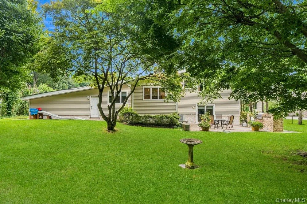 11 Laurie Place, Glen Cove, NY, 4 Bedrooms Bedrooms, 10 Rooms Rooms,3 BathroomsBathrooms,Residential,For Rent,Laurie,0,1037259 11 Laurie Place, Glen Cove, NY, 4 Bedrooms Bedrooms, 10 Rooms Rooms,3 BathroomsBathrooms,Residential,For Rent,Laurie,0,1037259