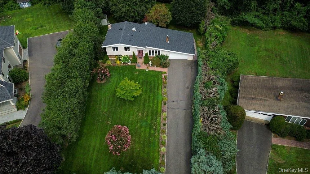 11 Laurie Place, Glen Cove, NY, 4 Bedrooms Bedrooms, 10 Rooms Rooms,3 BathroomsBathrooms,Residential,For Rent,Laurie,0,1037259 11 Laurie Place, Glen Cove, NY, 4 Bedrooms Bedrooms, 10 Rooms Rooms,3 BathroomsBathrooms,Residential,For Rent,Laurie,0,1037259