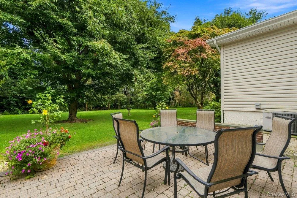 11 Laurie Place, Glen Cove, NY, 4 Bedrooms Bedrooms, 10 Rooms Rooms,3 BathroomsBathrooms,Residential,For Rent,Laurie,0,1037259 11 Laurie Place, Glen Cove, NY, 4 Bedrooms Bedrooms, 10 Rooms Rooms,3 BathroomsBathrooms,Residential,For Rent,Laurie,0,1037259