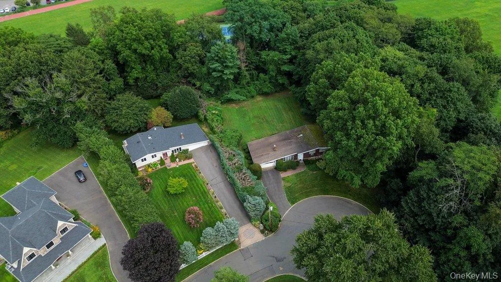 11 Laurie Place, Glen Cove, NY, 4 Bedrooms Bedrooms, 10 Rooms Rooms,3 BathroomsBathrooms,Residential,For Rent,Laurie,0,1037259 11 Laurie Place, Glen Cove, NY, 4 Bedrooms Bedrooms, 10 Rooms Rooms,3 BathroomsBathrooms,Residential,For Rent,Laurie,0,1037259